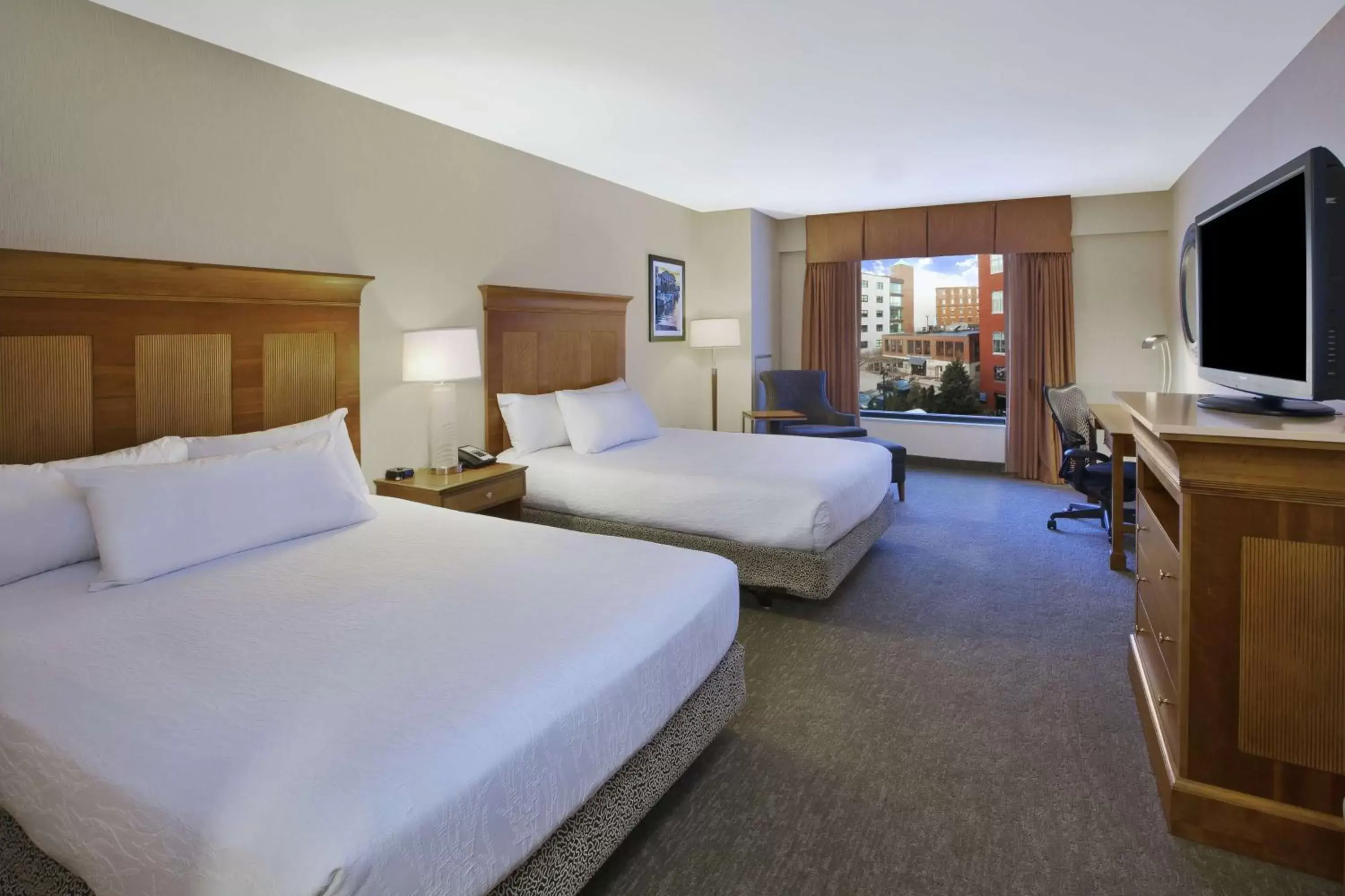 Bedroom, Bed in Hilton Garden Inn Portland Downtown Waterfront