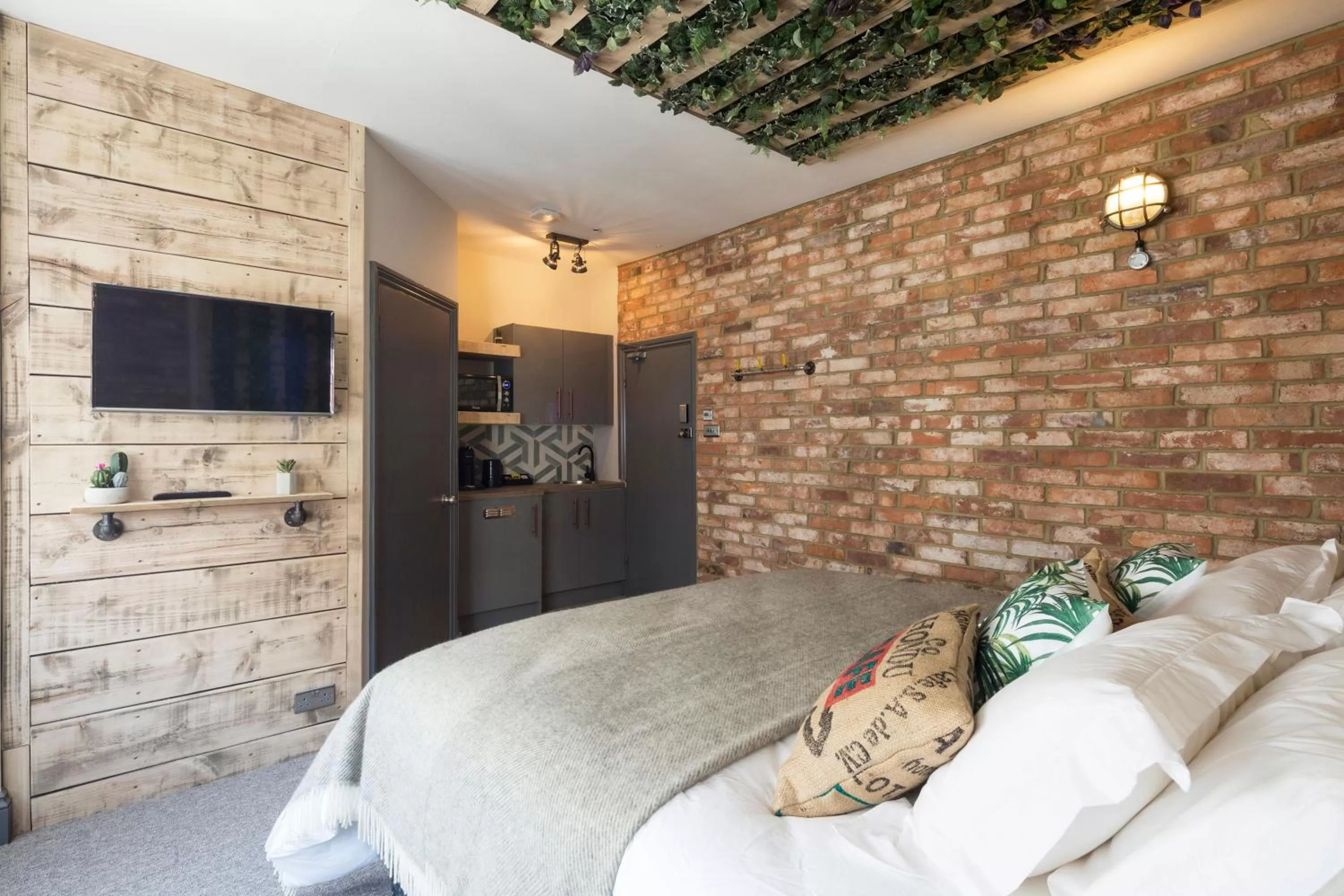 Bed in One Broad Street