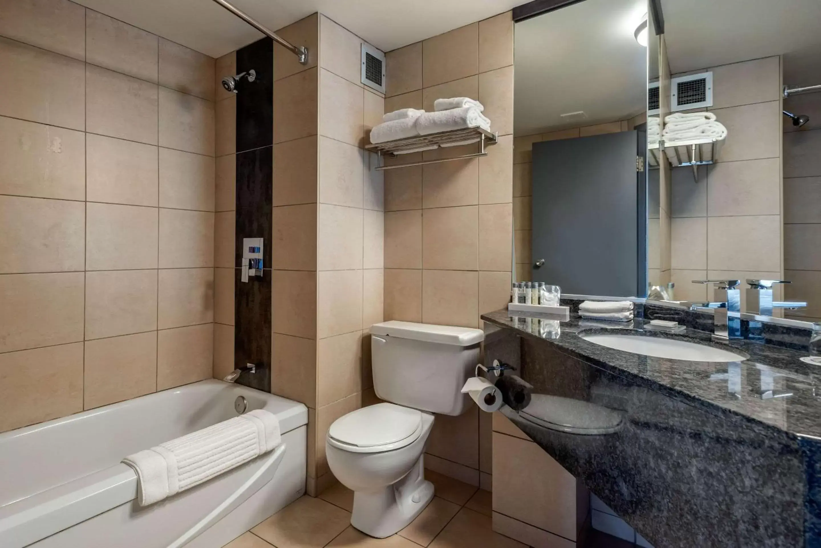 Bathroom in Hotel Quartier, Ascend Hotel Collection