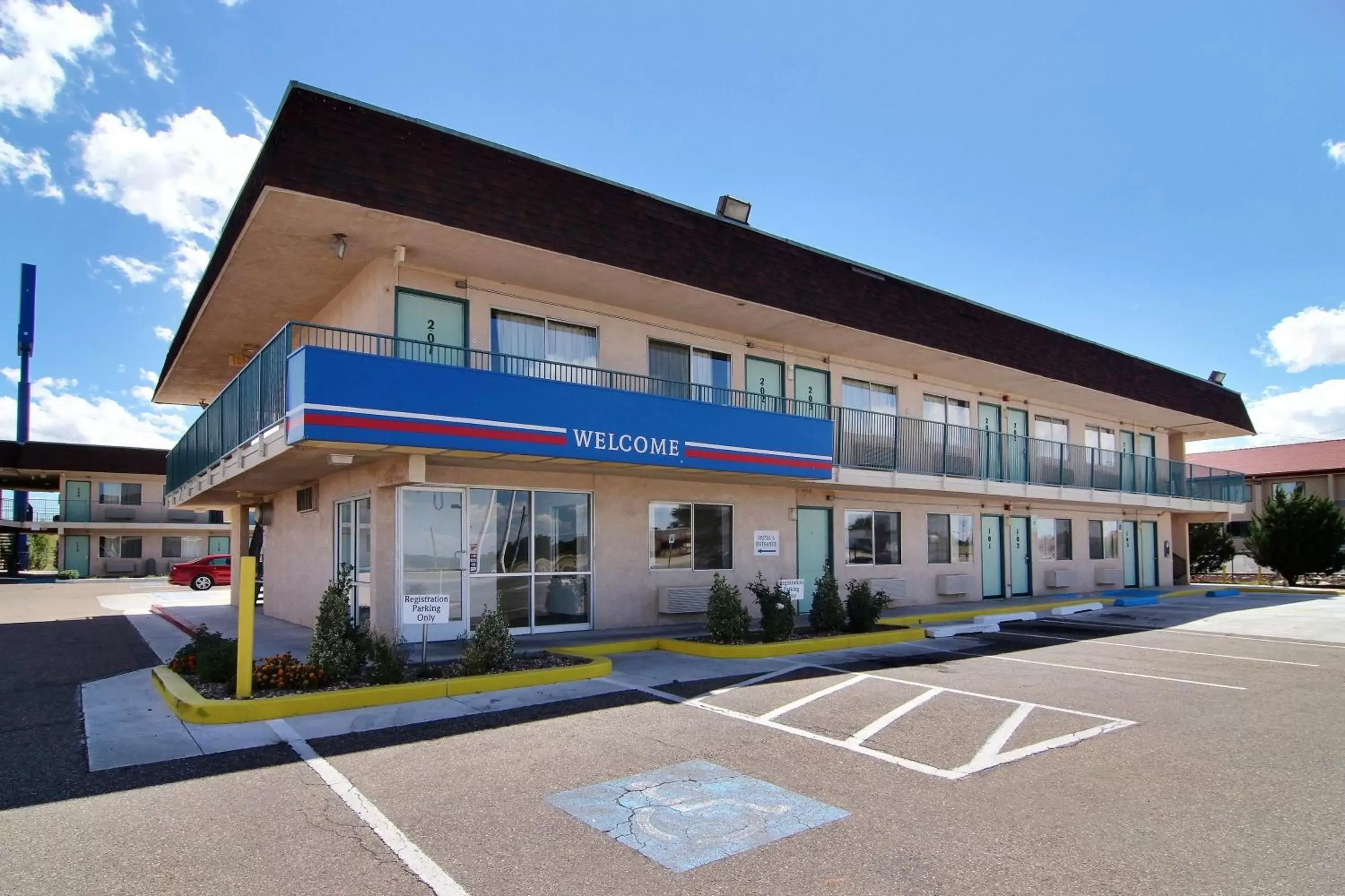 Facade/entrance, Property Building in Motel 6-Santa Rosa, NM