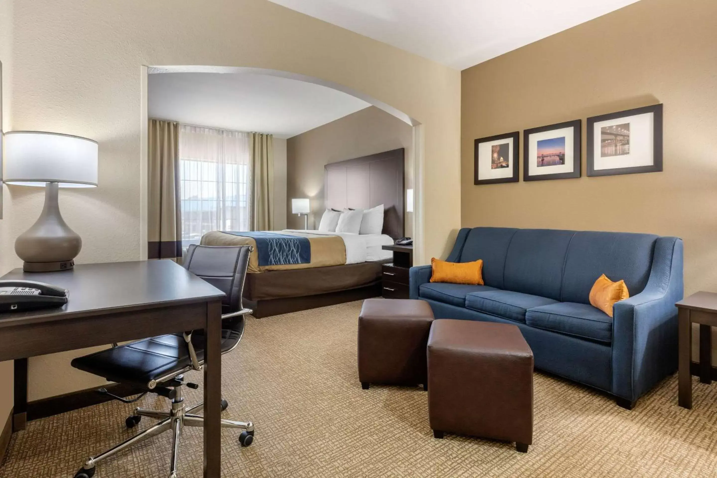 Photo of the whole room, Seating Area in Comfort Inn & Suites North Little Rock McCain Mall