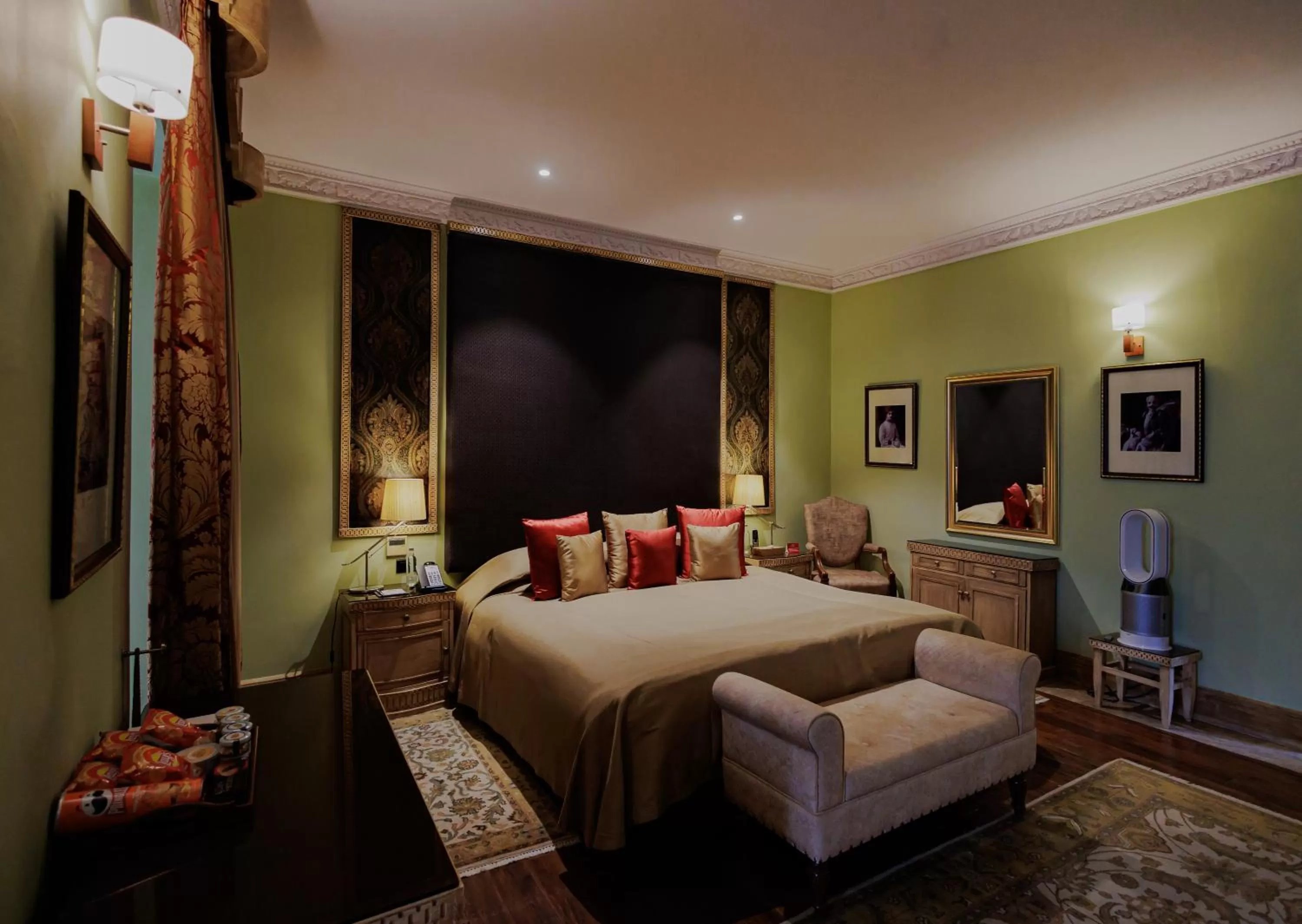 Bedroom, Bed in Ajit Bhawan - A Palace Resort