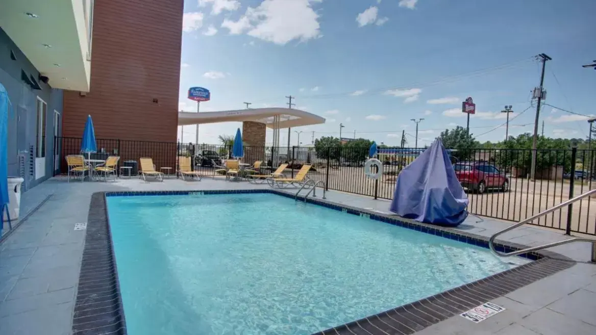 Pool view, Swimming Pool in Fairfield Inn and Suites by Marriott Natchitoches