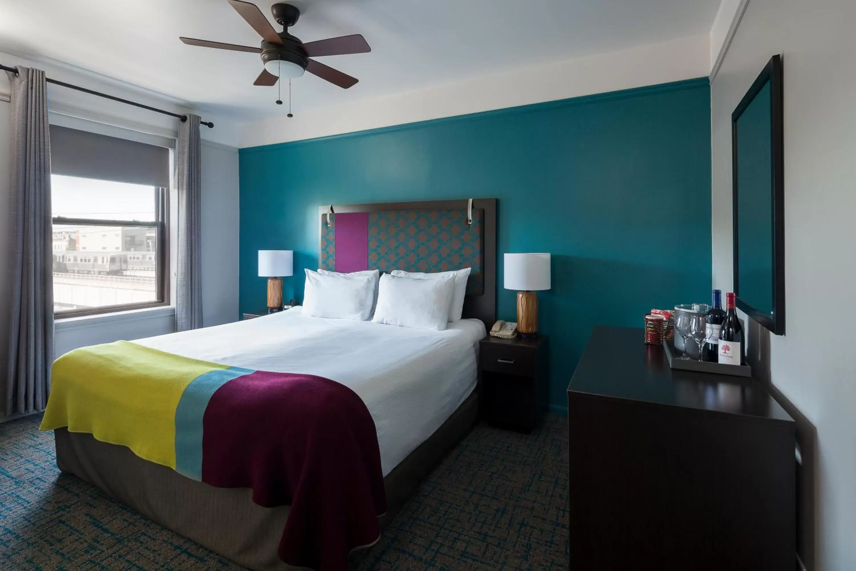 Bedroom in City Suites Hotel