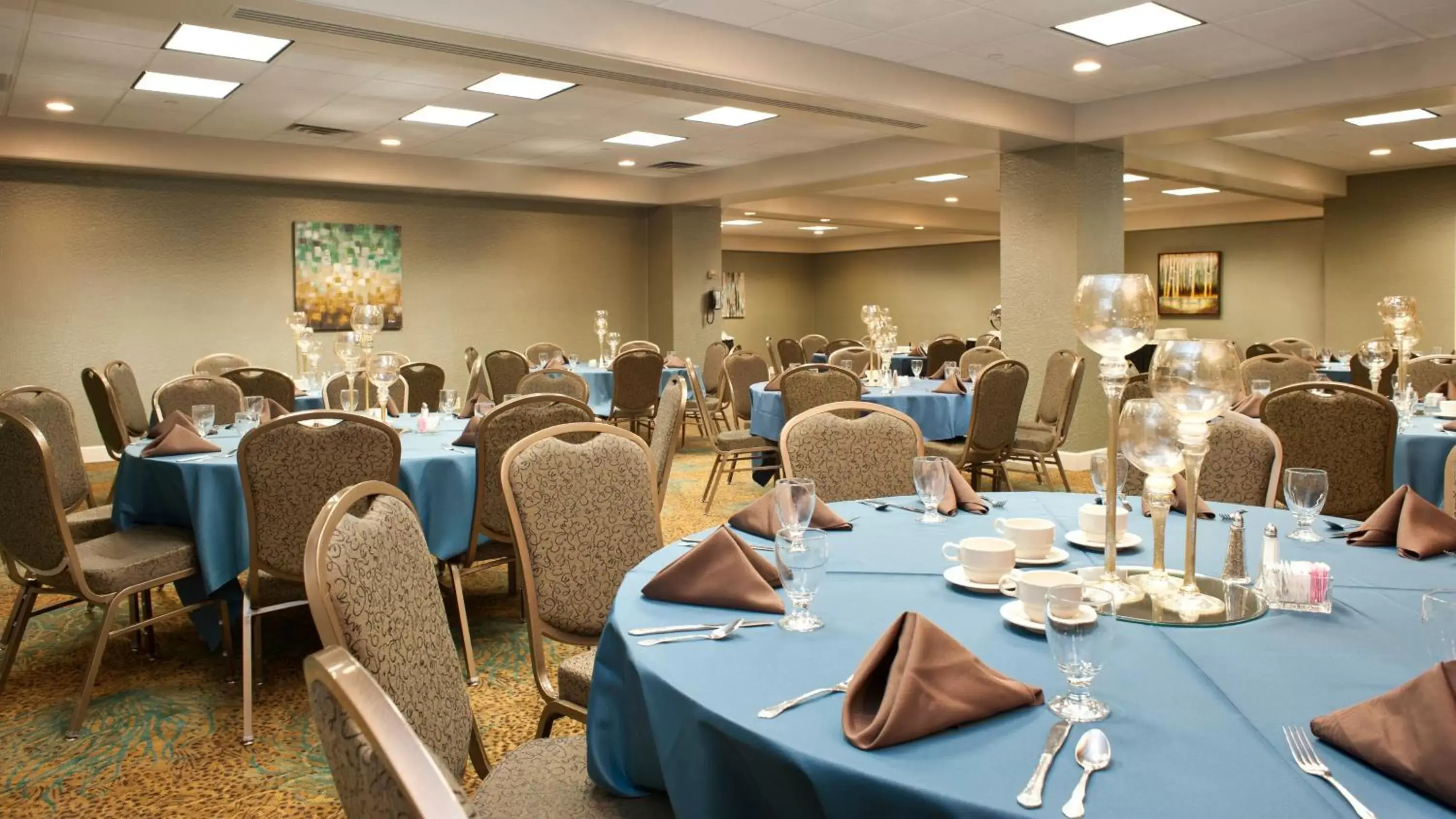 Banquet/Function facilities, Restaurant/Places to Eat in Holiday Inn Rock Island-Quad Cities, an IHG Hotel