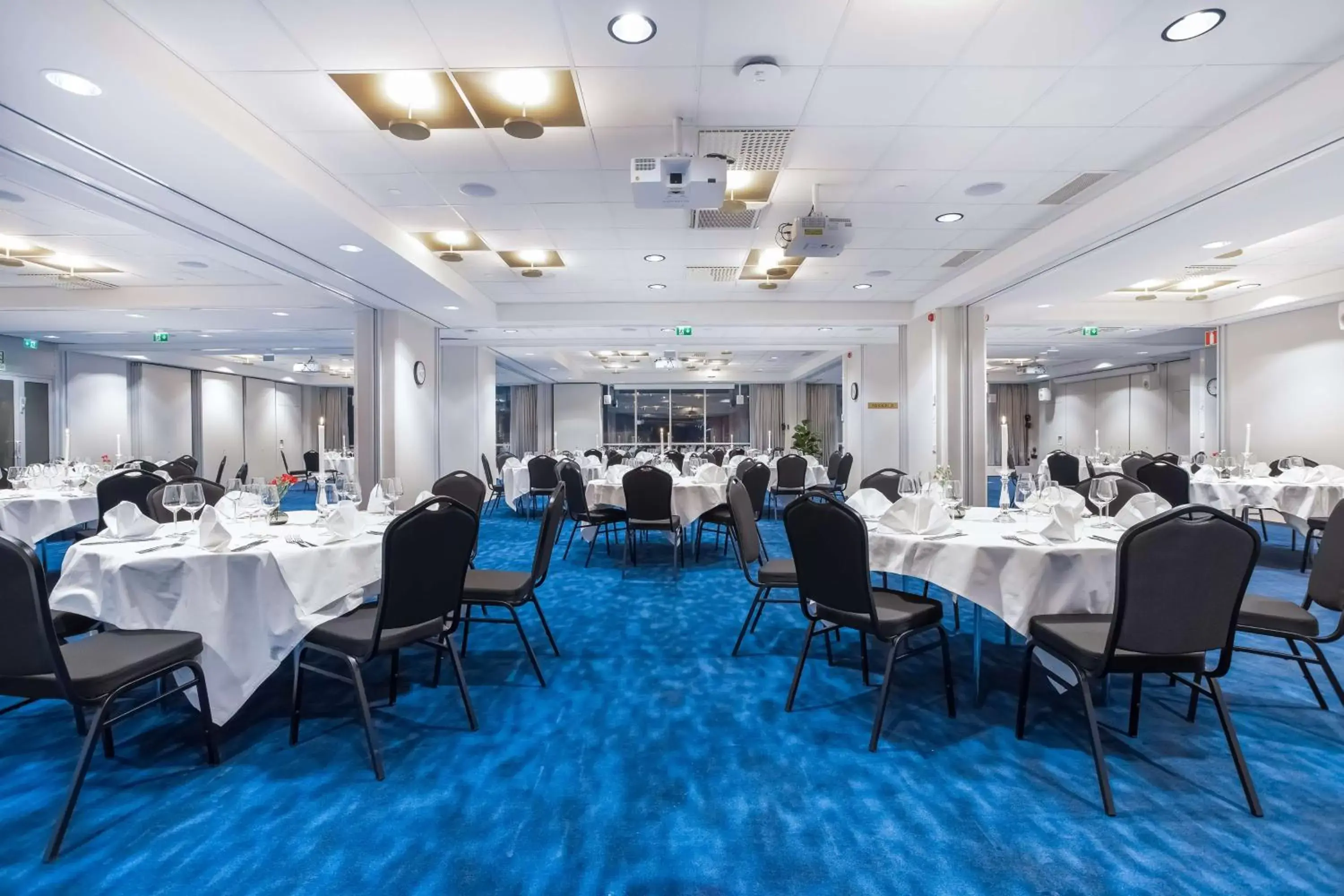 Meeting/conference room, Restaurant/Places to Eat in Radisson Blu Hotel, Oulu