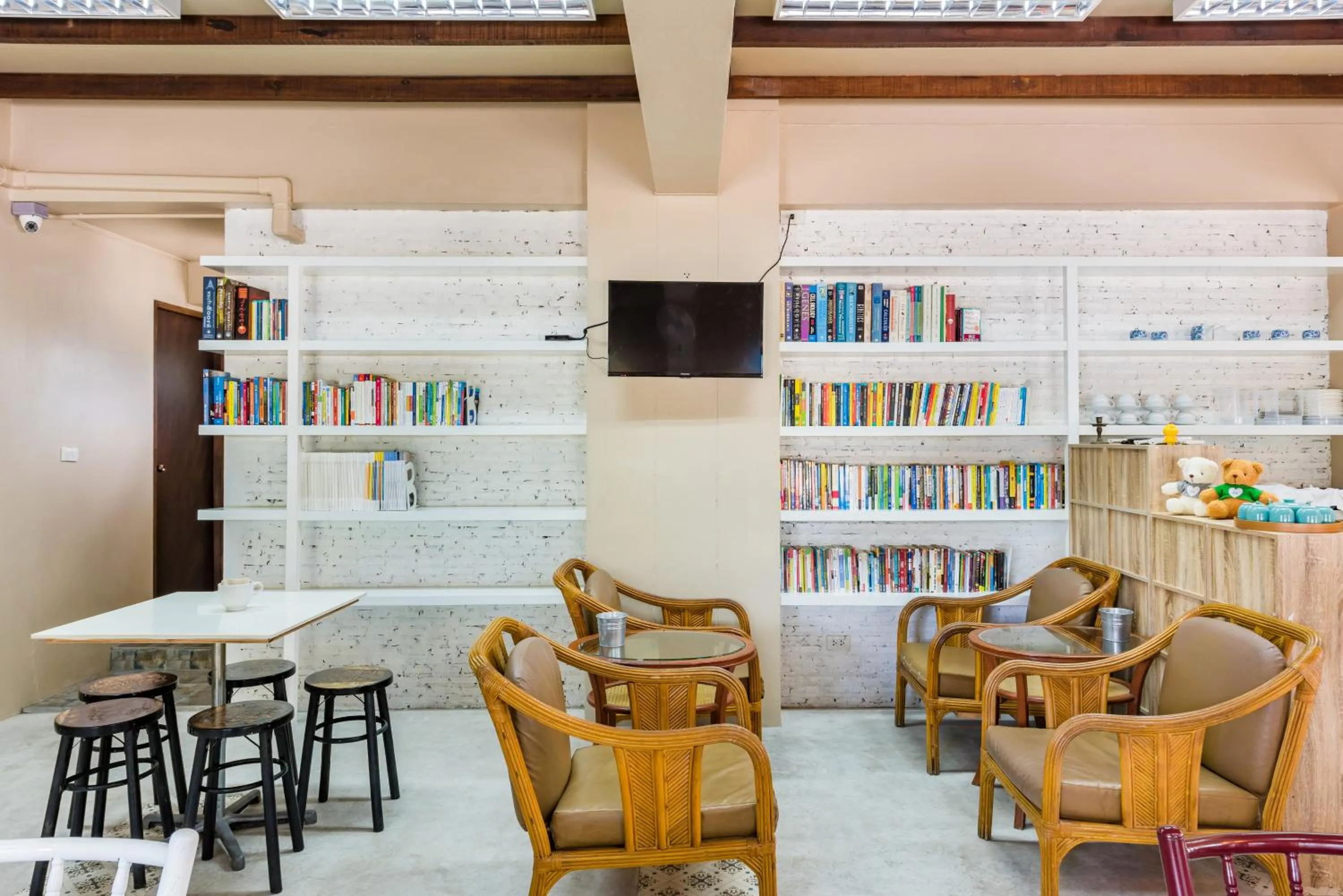 Restaurant/places to eat in Pure Phuket Residence