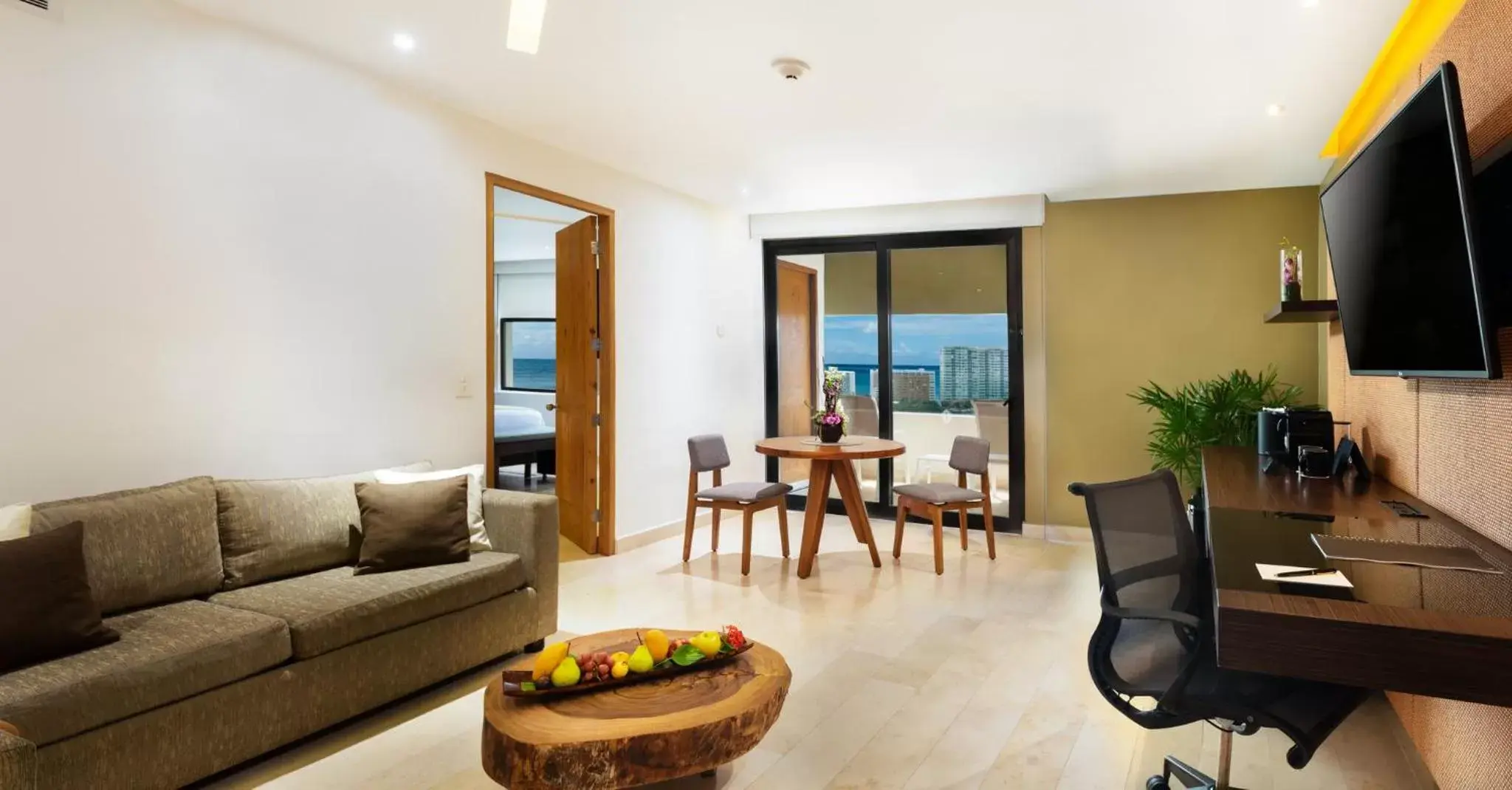 Bedroom, Seating Area in InterContinental Presidente Cancun Resort