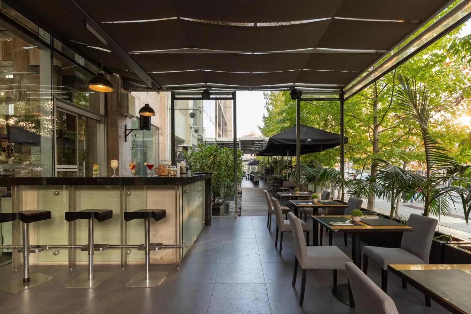 Restaurant/places to eat in Best Western Premier Marina Las Condes