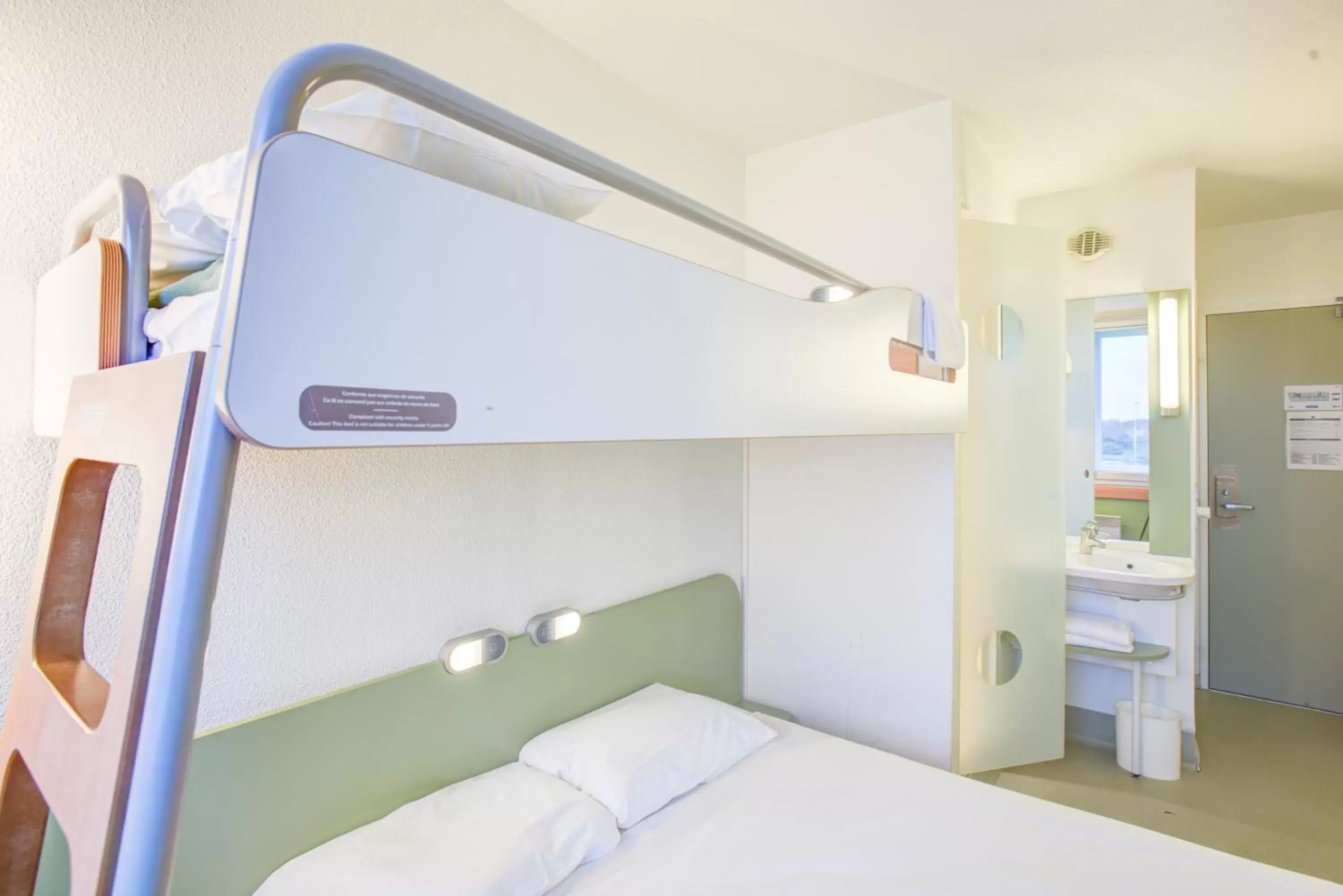 Bunk Bed in ibis budget Roissy CDG Paris Nord 2