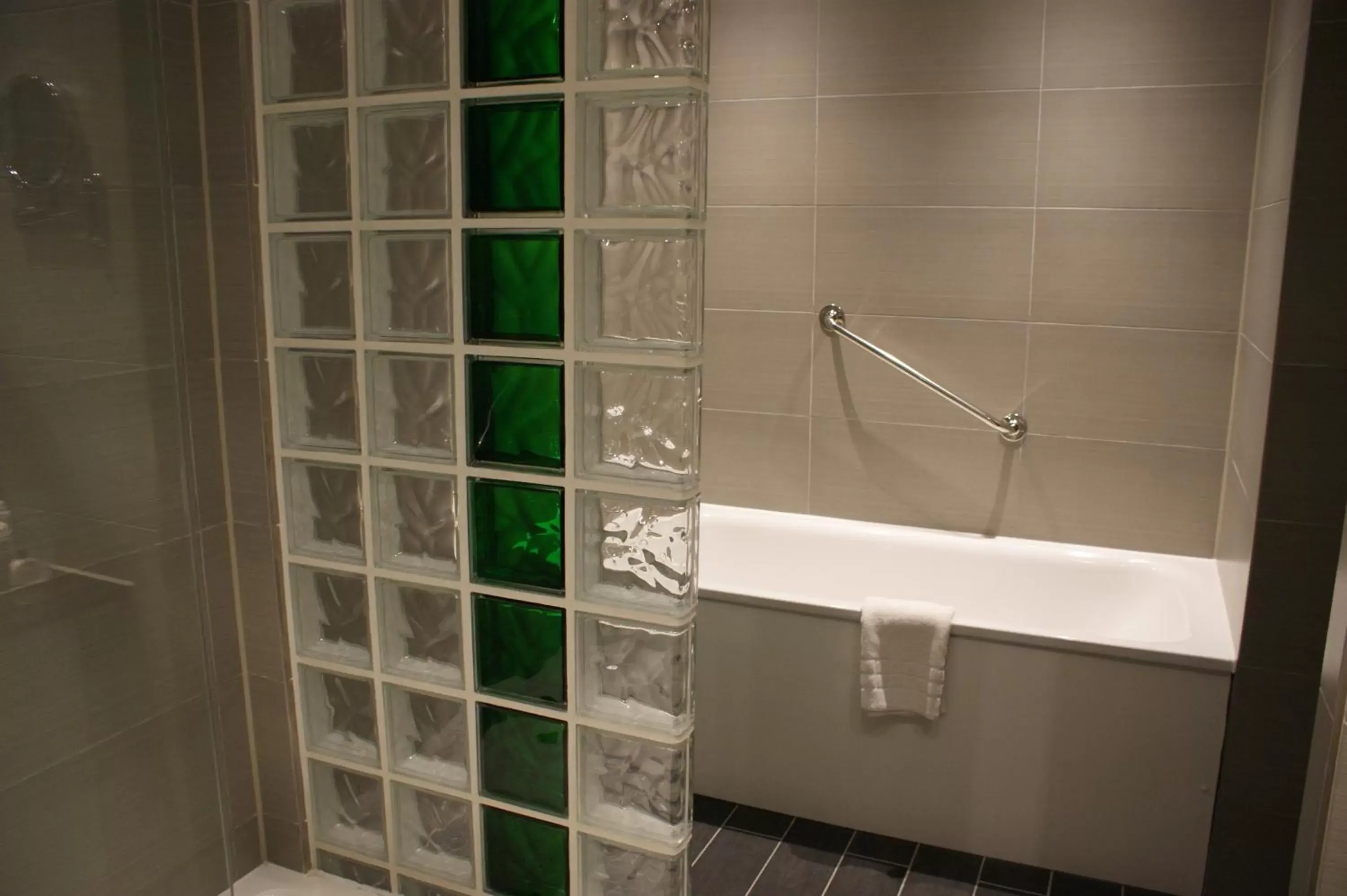 Bathroom in Holiday Inn Huntingdon Racecourse, an IHG Hotel