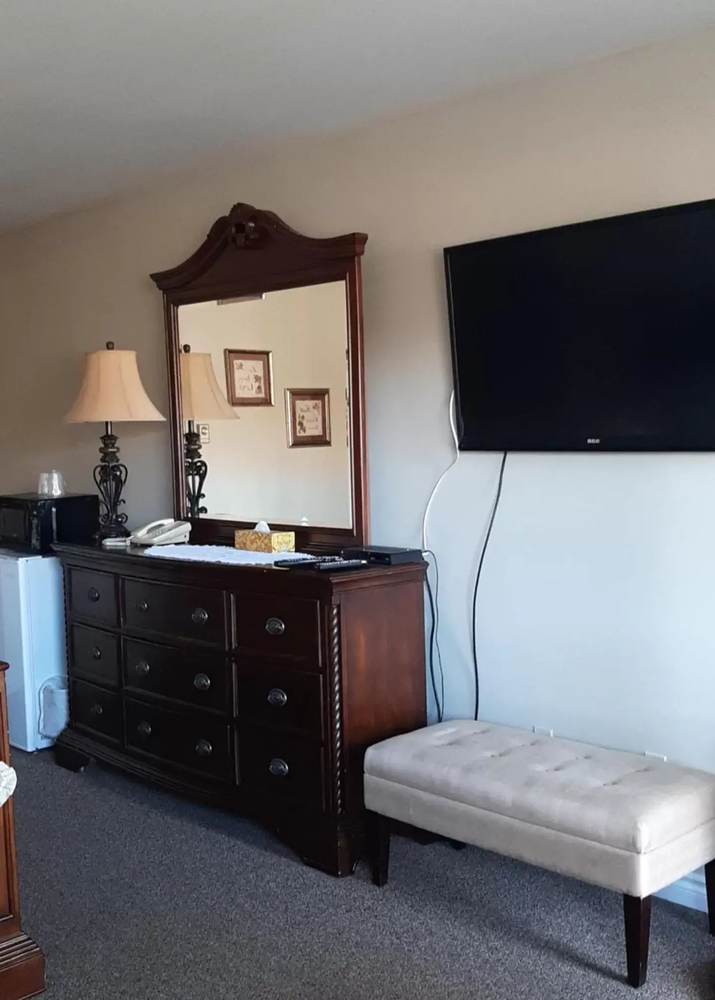 TV and multimedia, TV/Entertainment Center in Fundy Line Motel