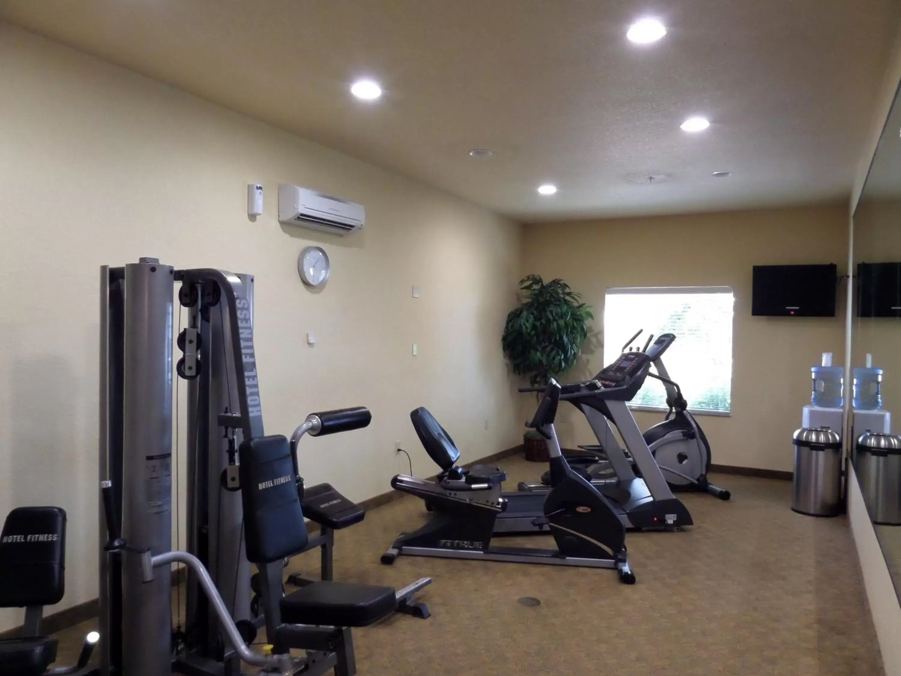 Fitness centre/facilities, Fitness Center/Facilities in Baymont by Wyndham Pearsall