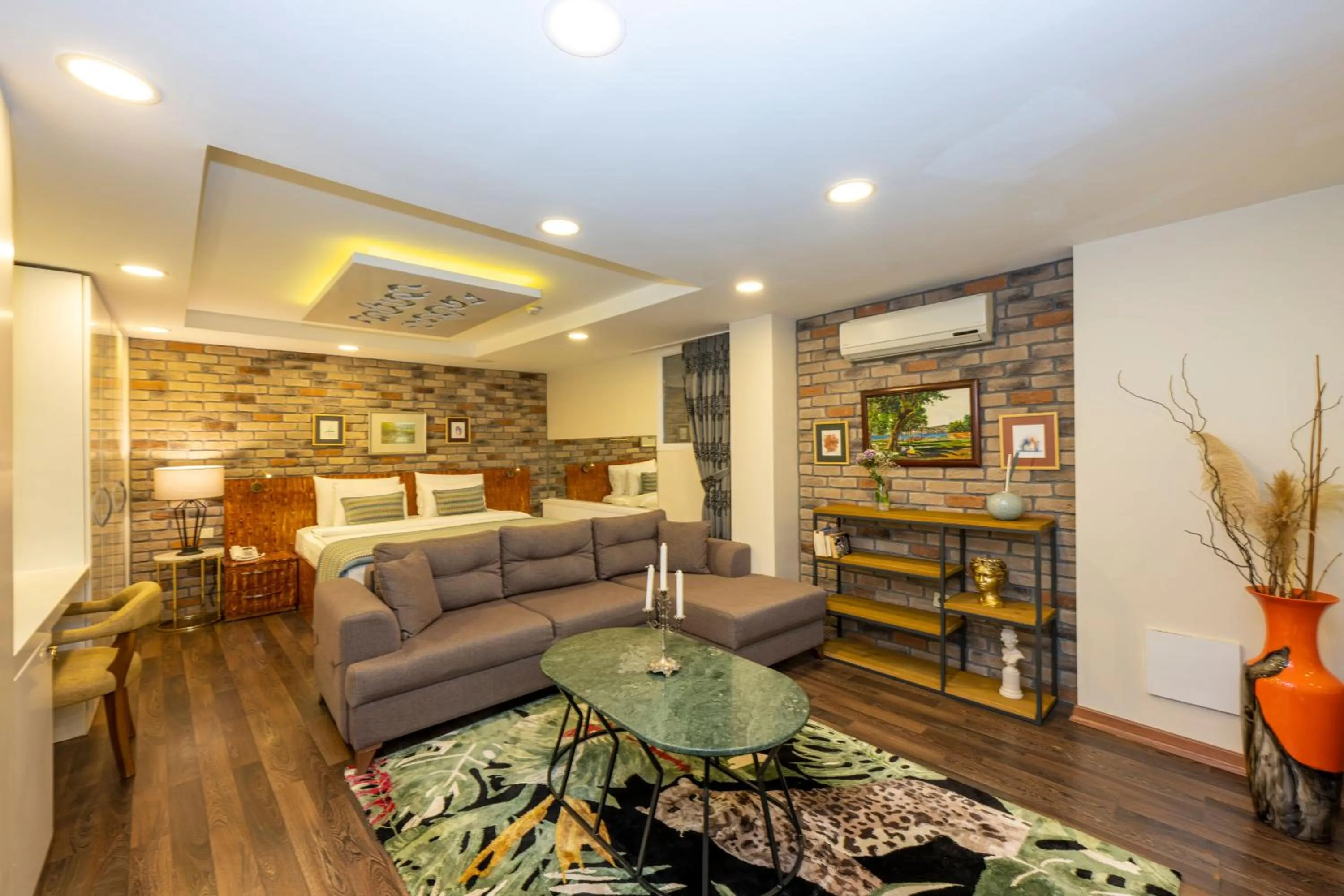 Photo of the whole room in The Marions Suite istanbul Special Category Taksim