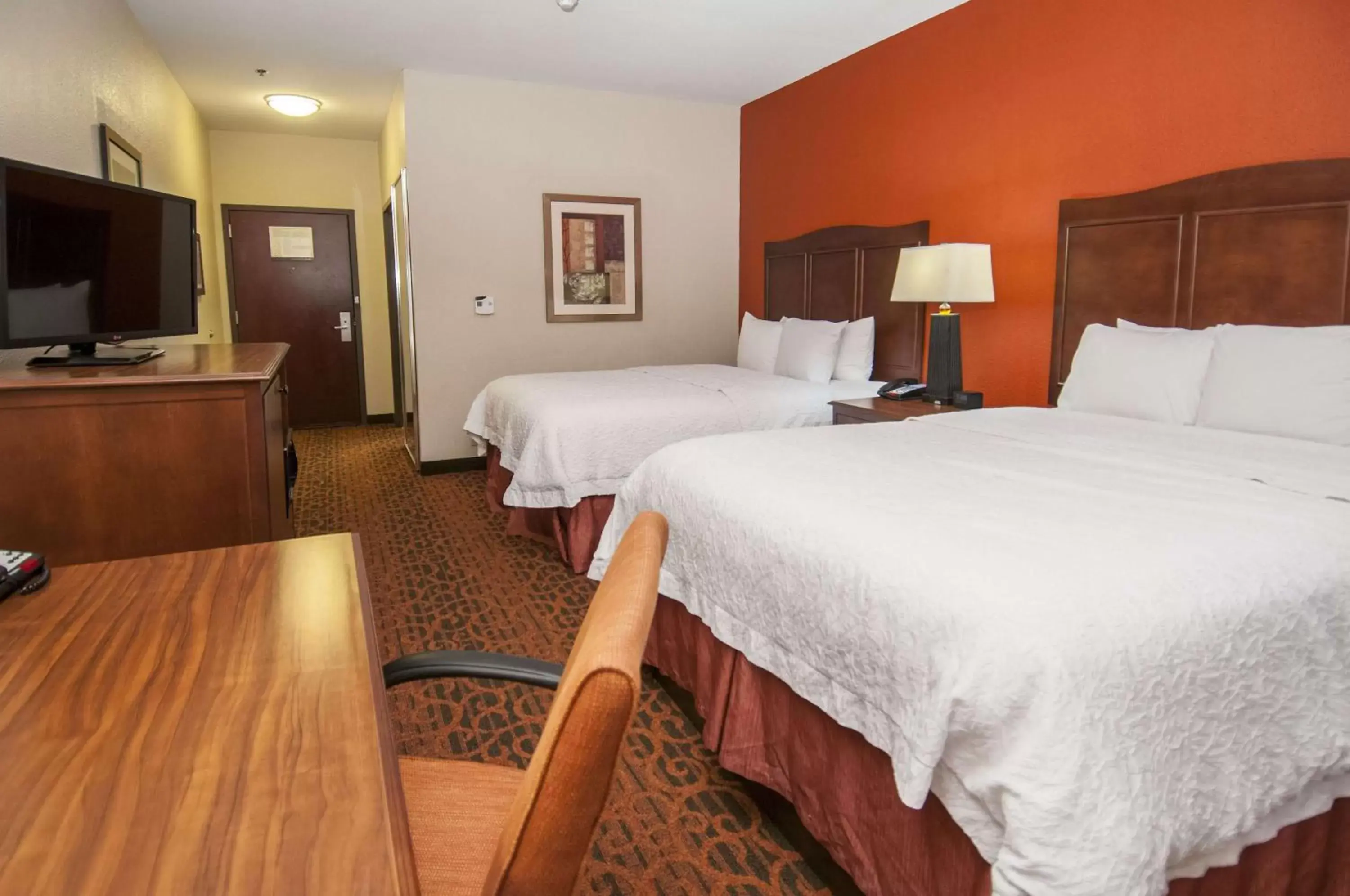 Bedroom, Bed in Hampton Inn and Suites Waxahachie