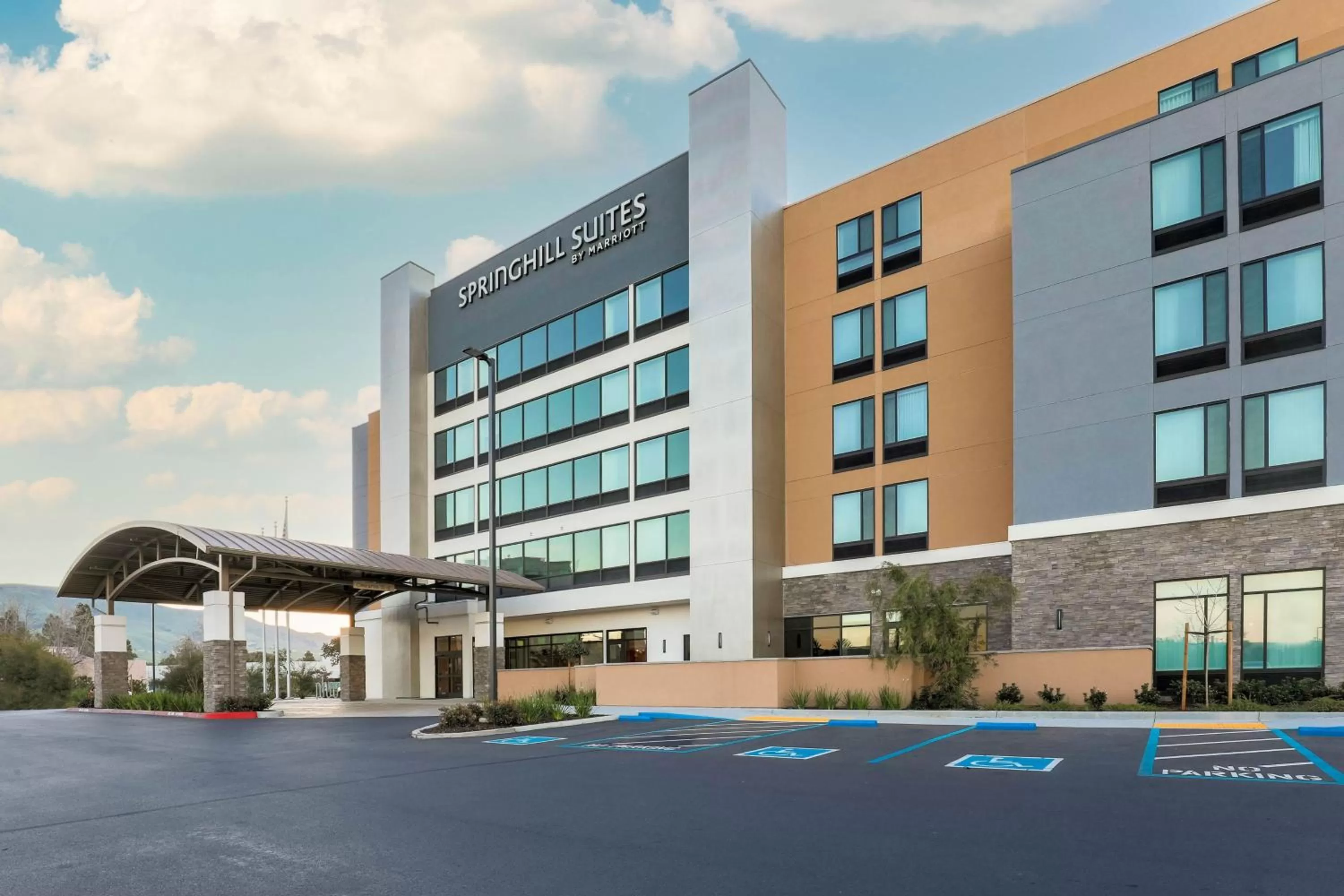 Property building in SpringHill Suites by Marriott San Jose Fremont