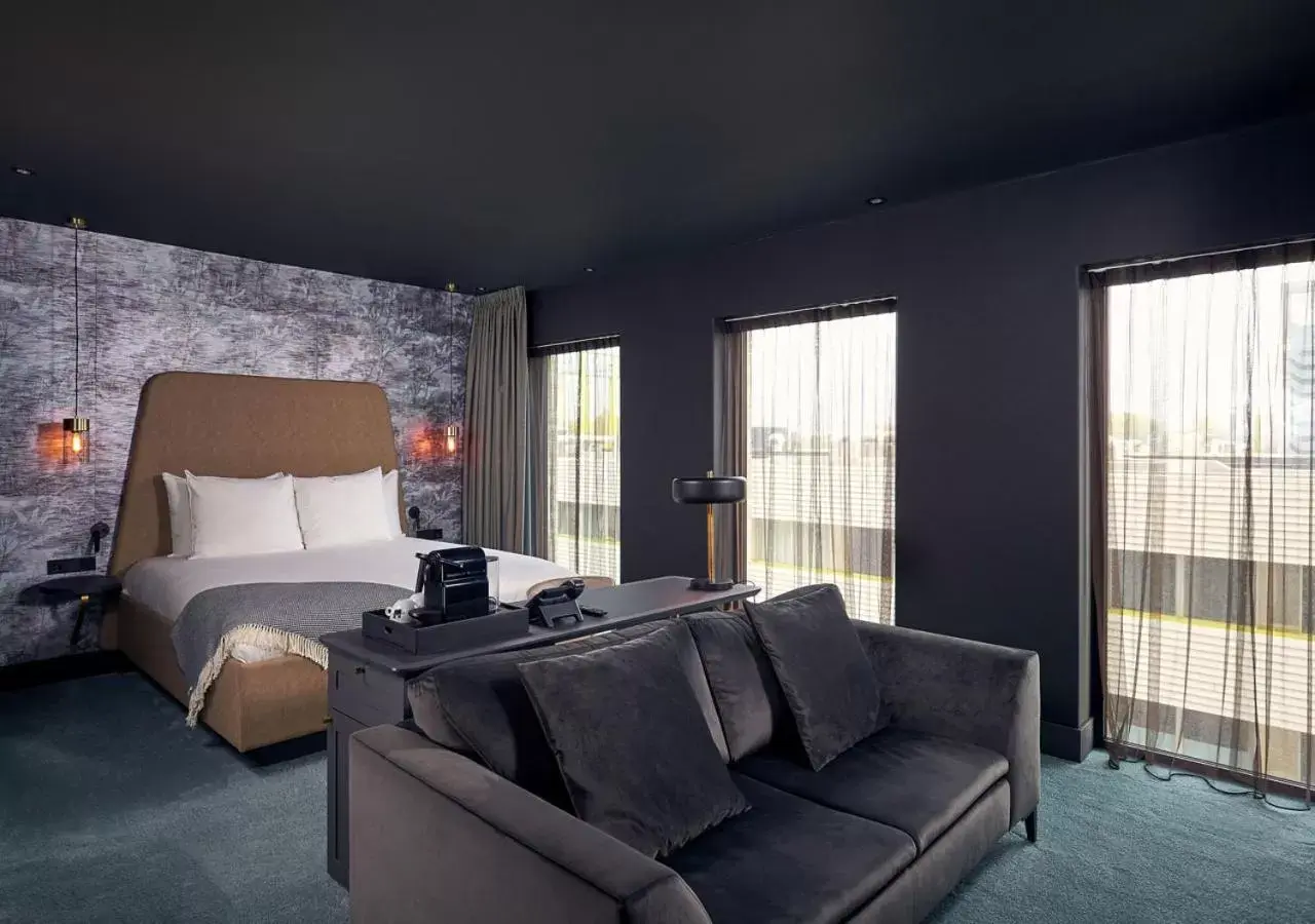 Living room, Seating Area in Van der Valk Hotel Amsterdam - Amstel