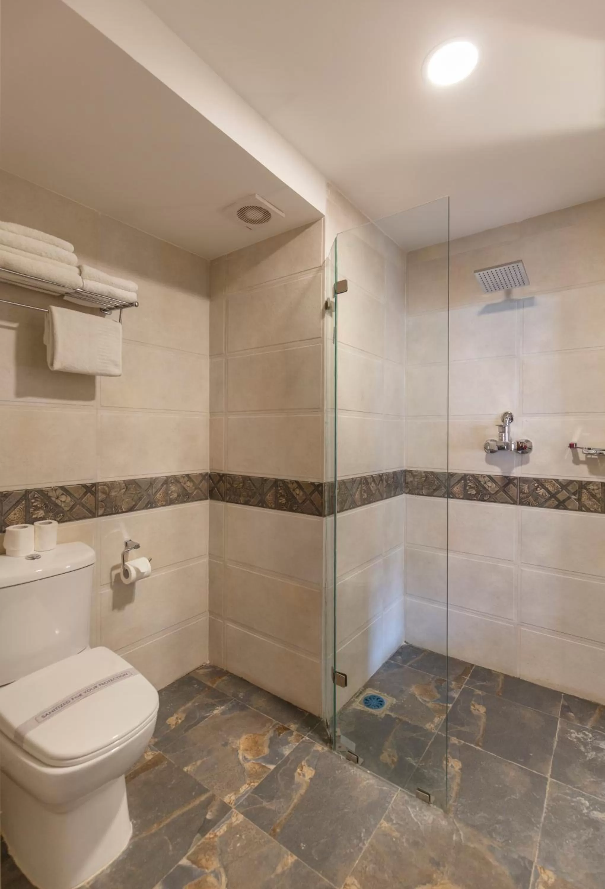 Bathroom in Hotel Manaslu