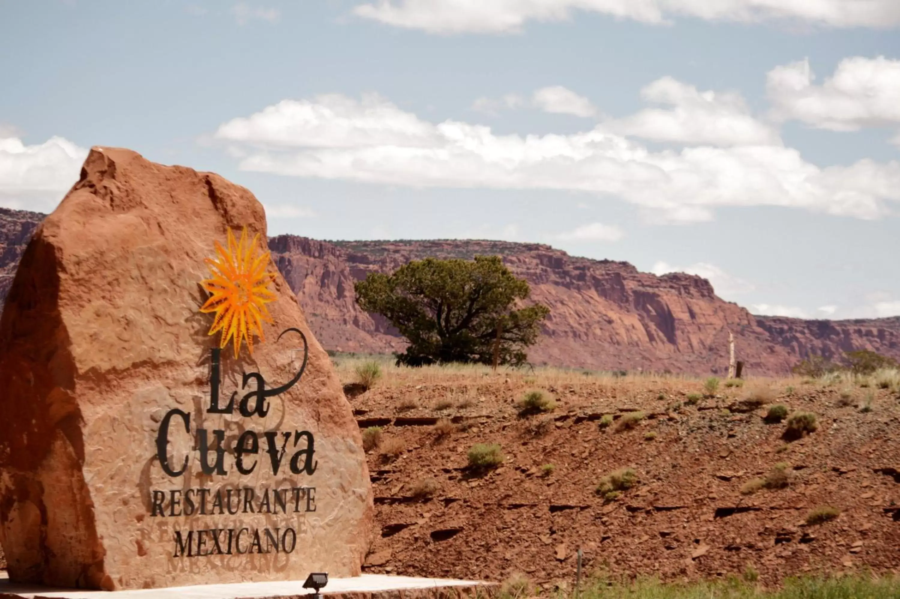 Restaurant/places to eat in The Noor Hotel Restaurant/places to eat in The Noor Hotel