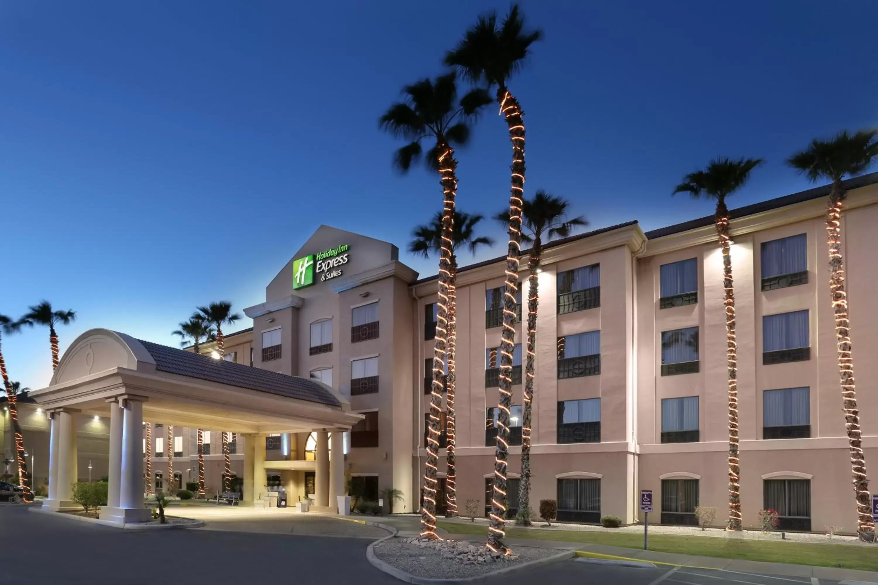 Property Building in Holiday Inn Express Hotel & Suites Yuma, an IHG Hotel