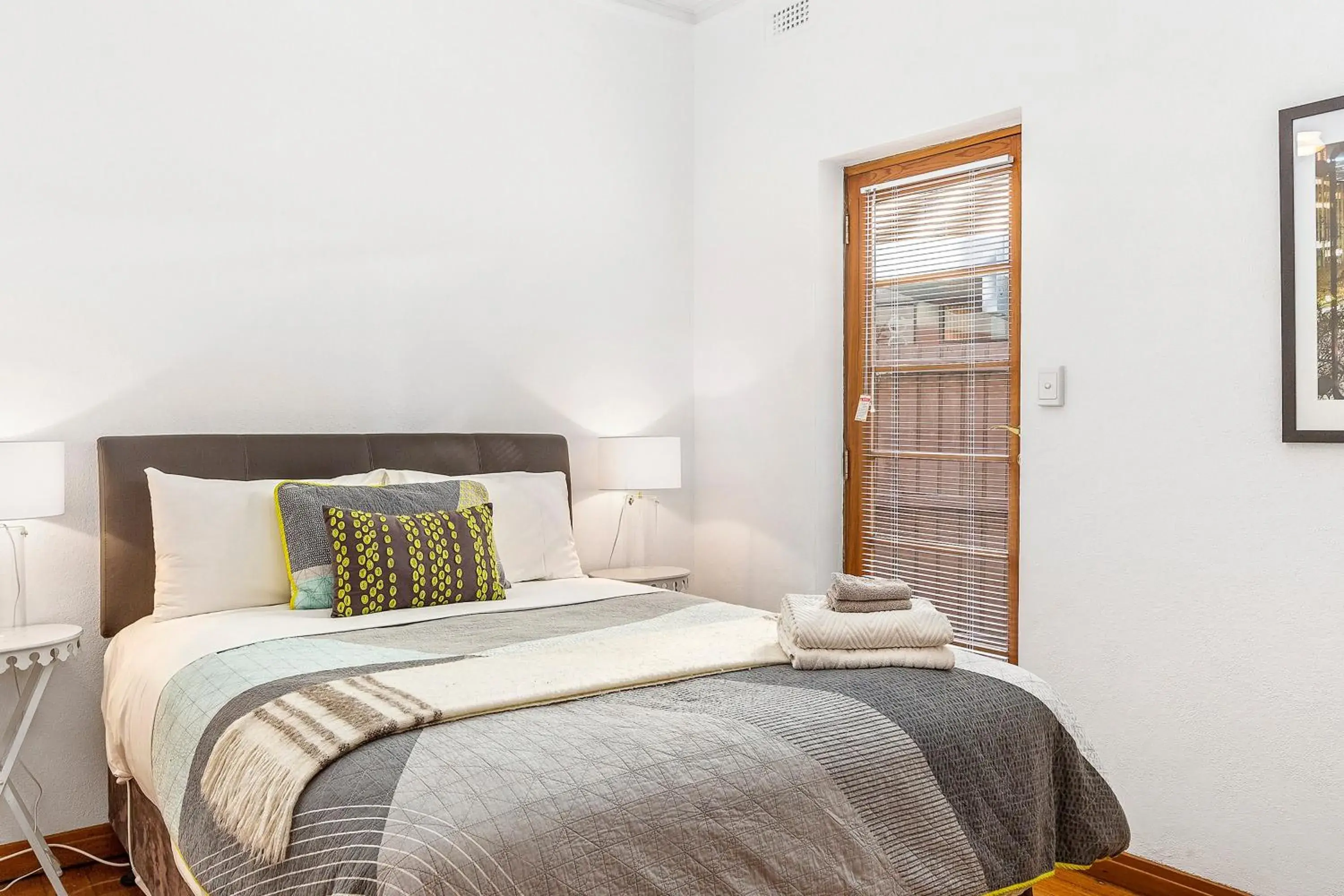 Bedroom, Bed in Captains Retreat Apartments and Cottages