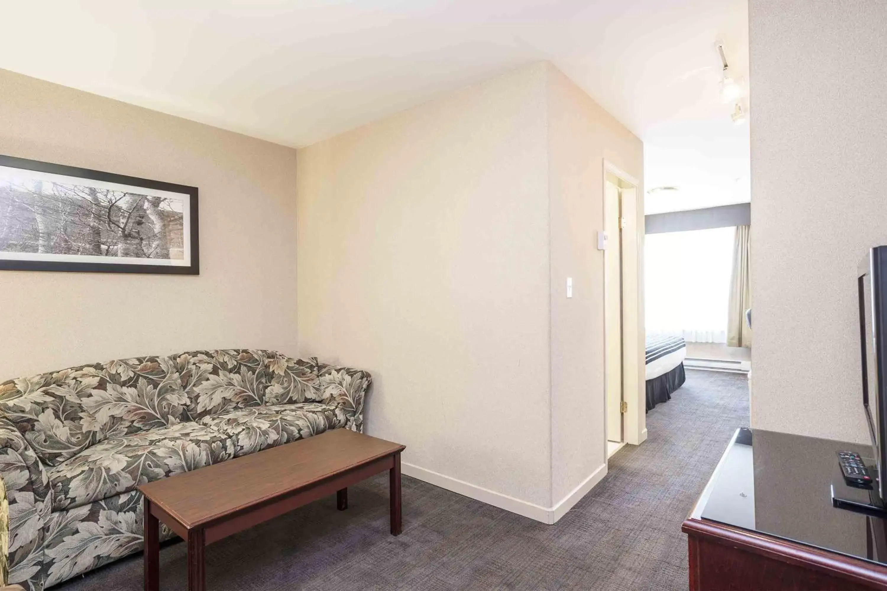 Living room, Seating Area in Sandman Hotel Quesnel