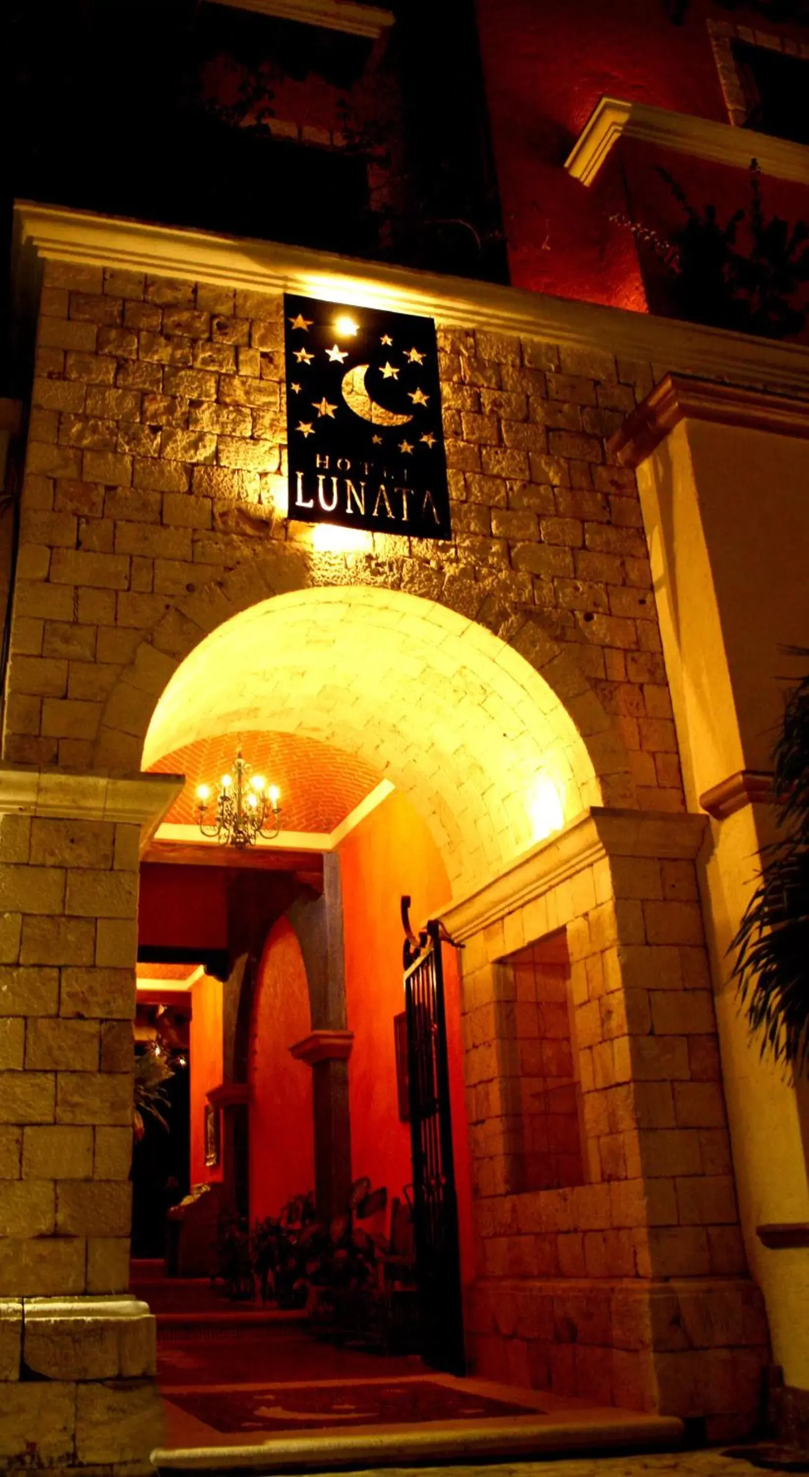 Facade/entrance in Hotel Lunata - 5th Avenue