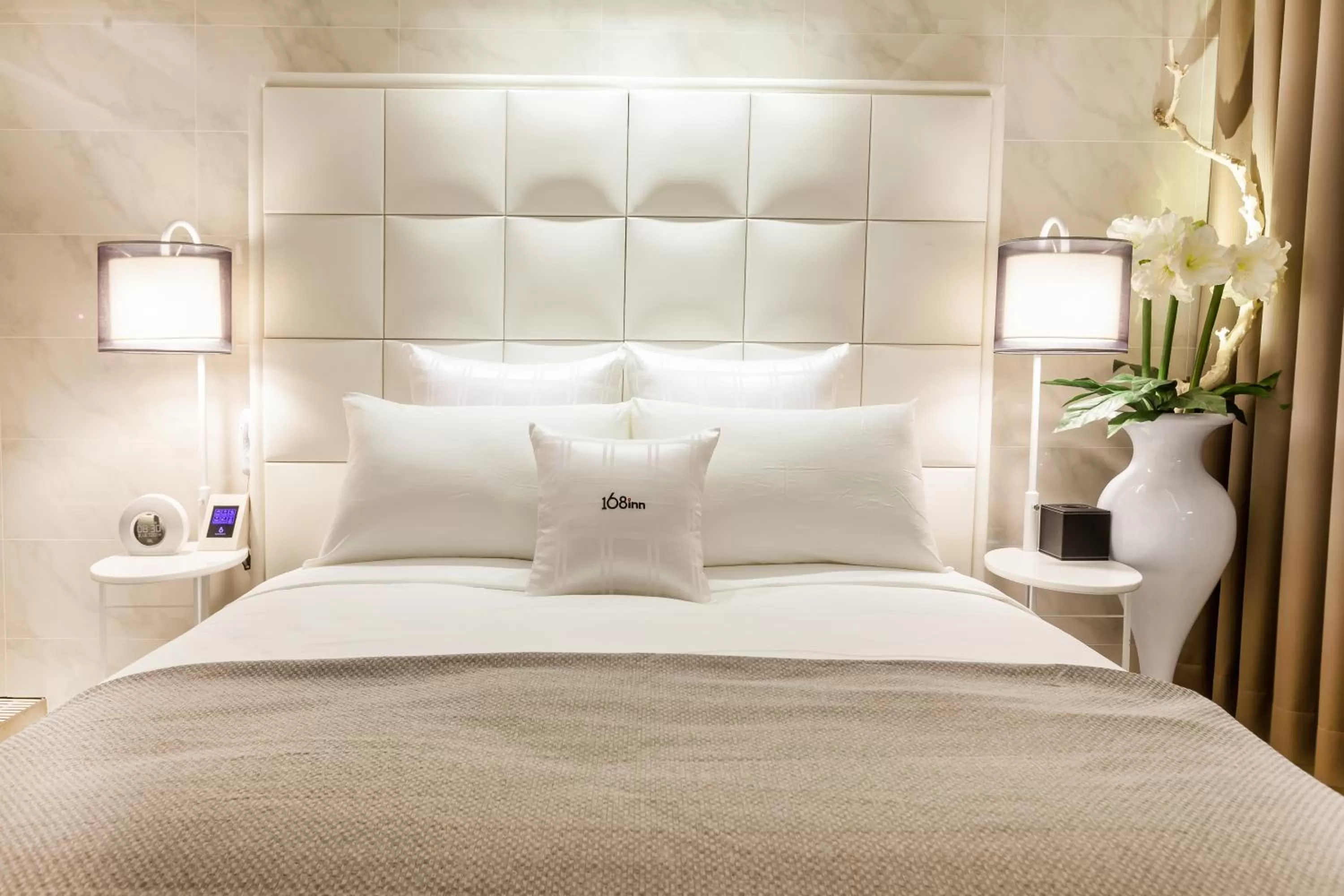 Bed in Six Star Motel-Taoyuan