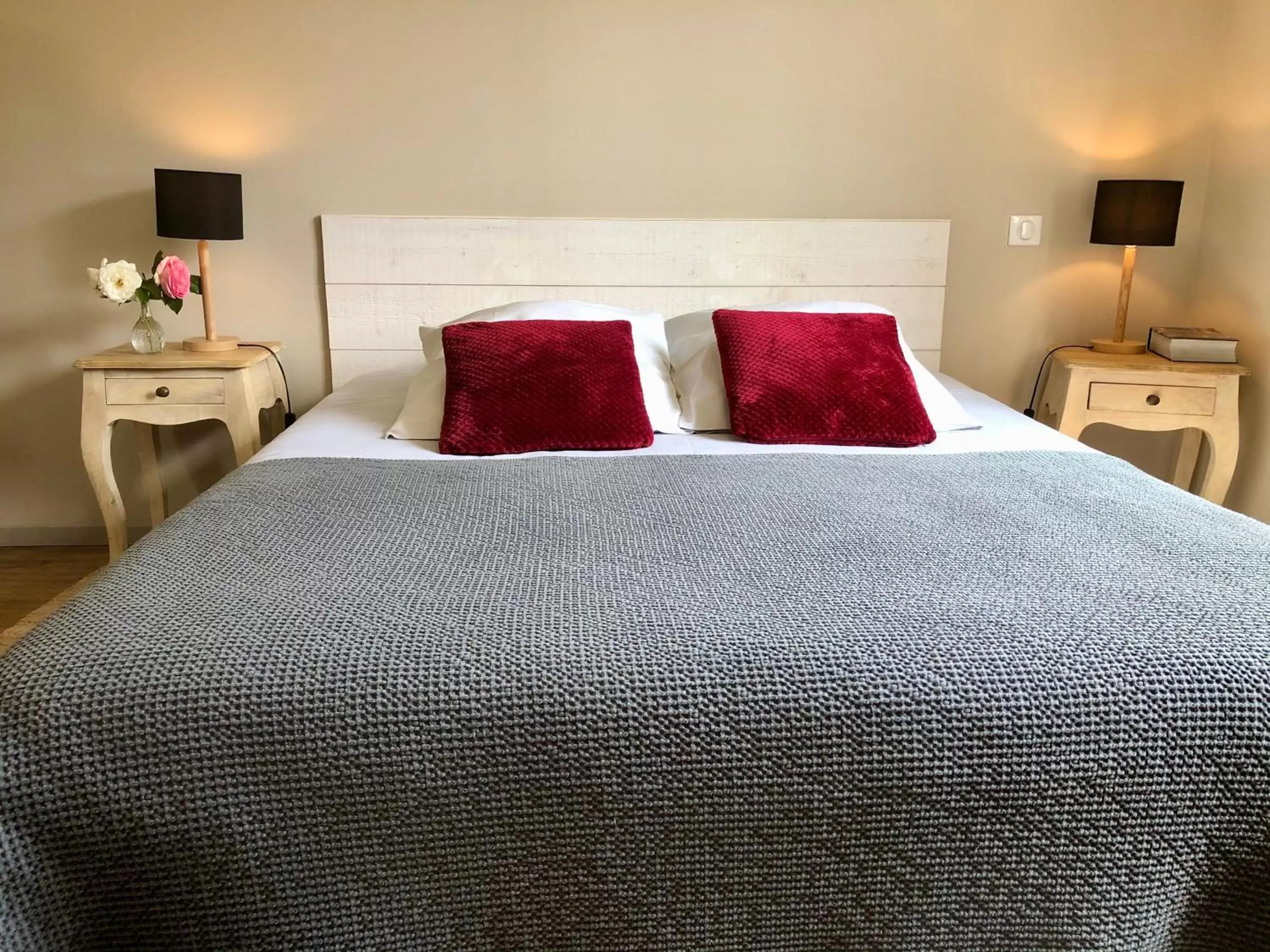 Double Room with Private Bathroom in Le Grenier du Jardin Double Room with Private Bathroom in Le Grenier du Jardin