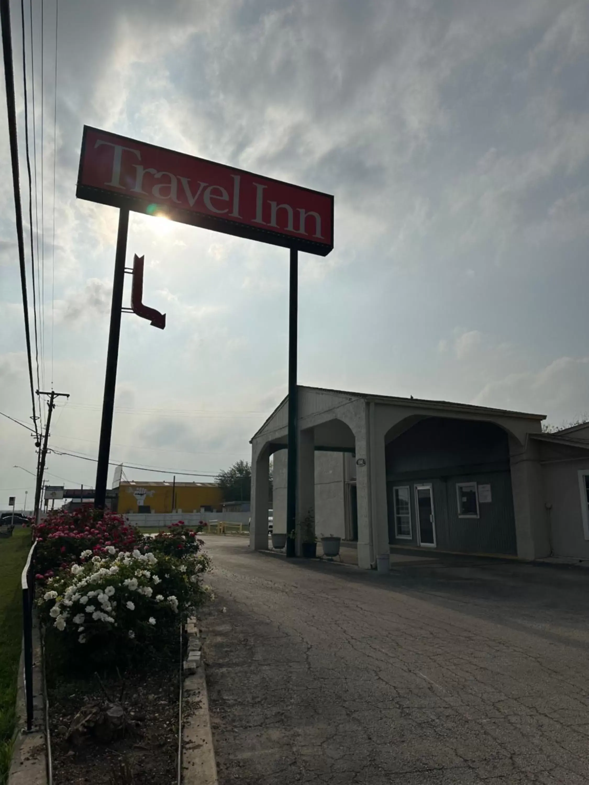 Street view, Property Building in Travel Inn lackland Sea World