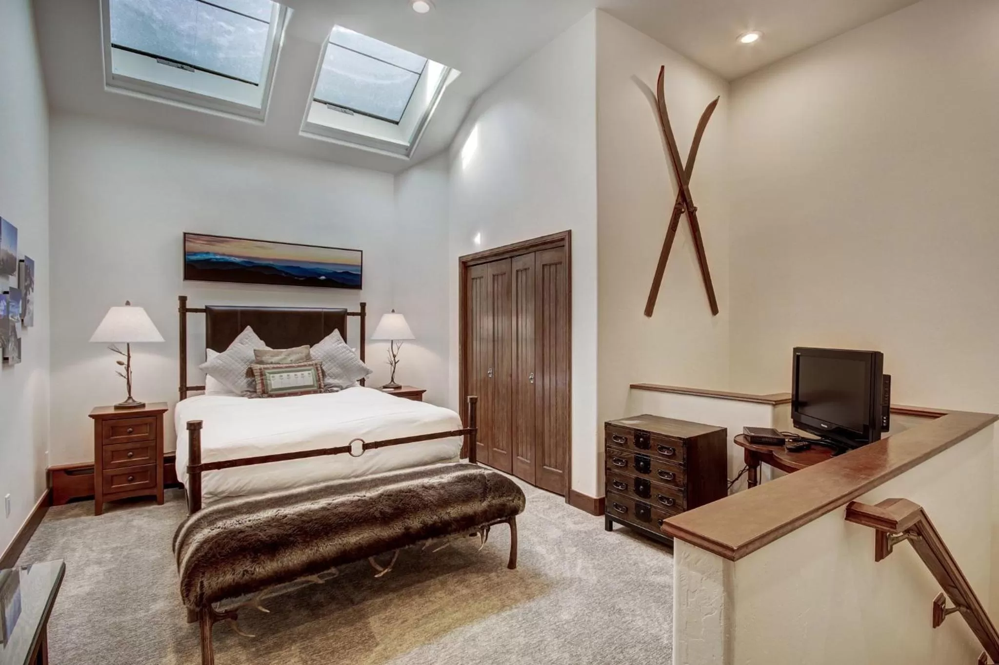 Photo of the whole room, Bed in The Pines Lodge, a RockResort