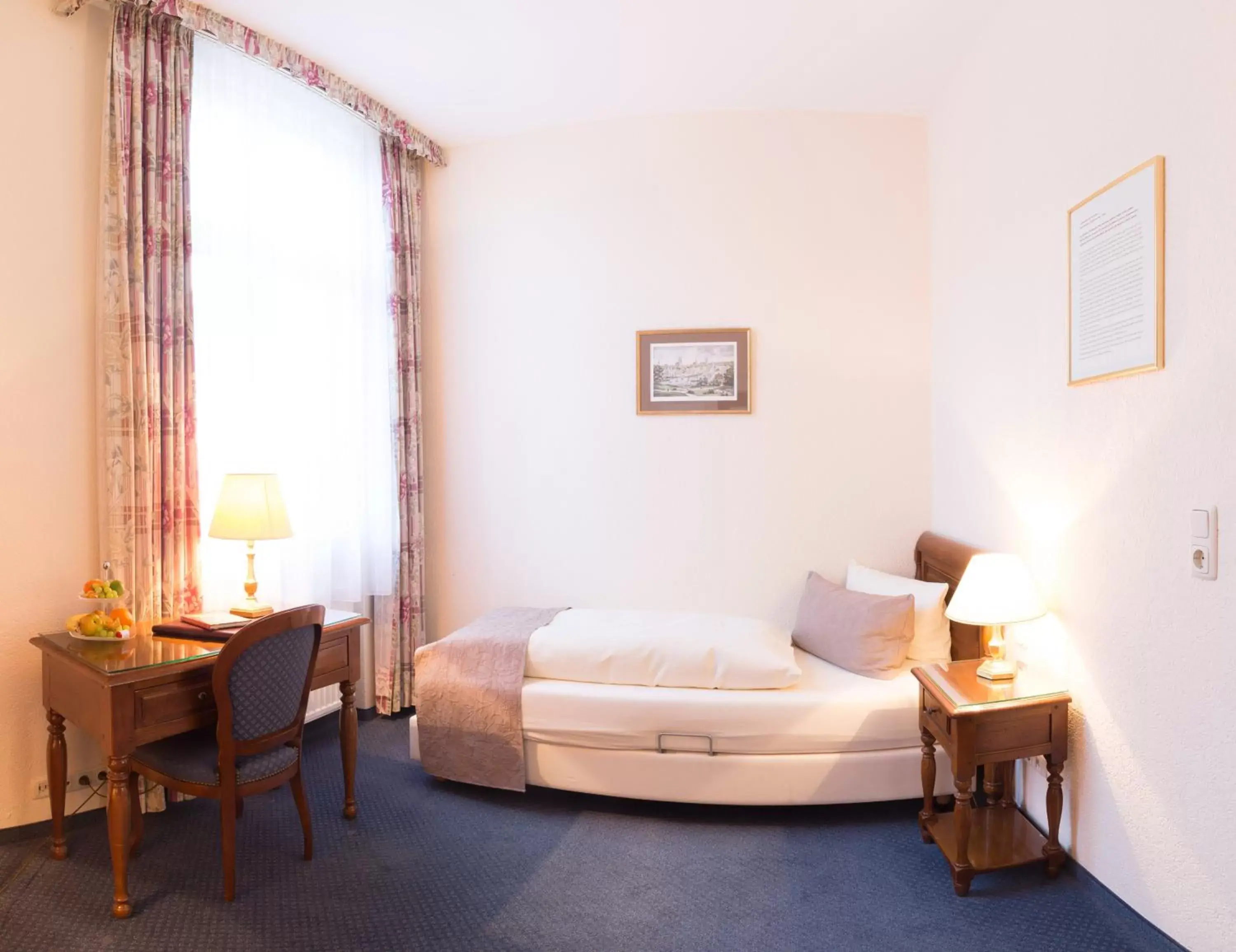 Photo of the whole room, Bed in TOP CityLine Klassik Altstadt Hotel Lübeck