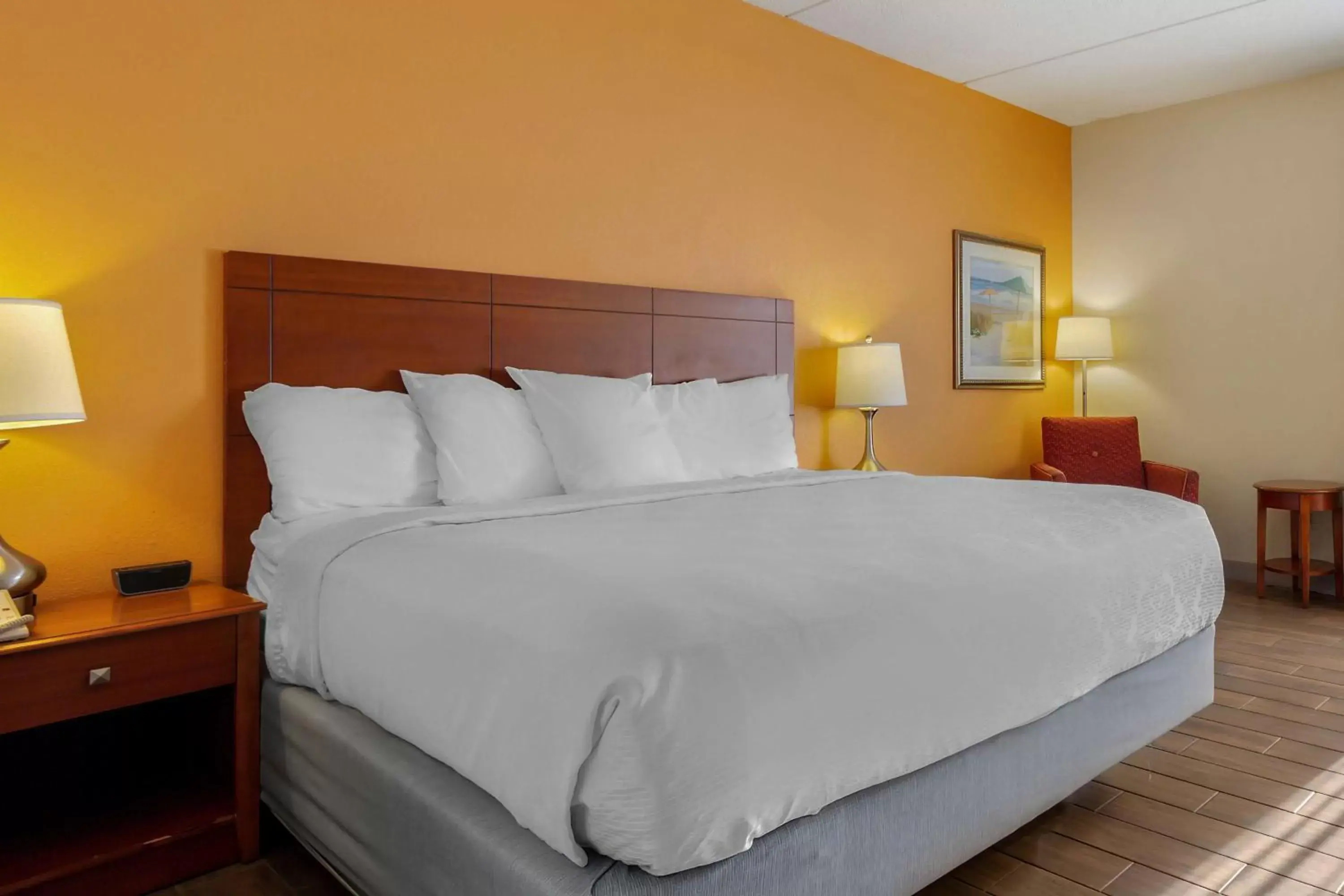 Bedroom, Bed in Best Western Plus Wilmington / Wrightsville Beach