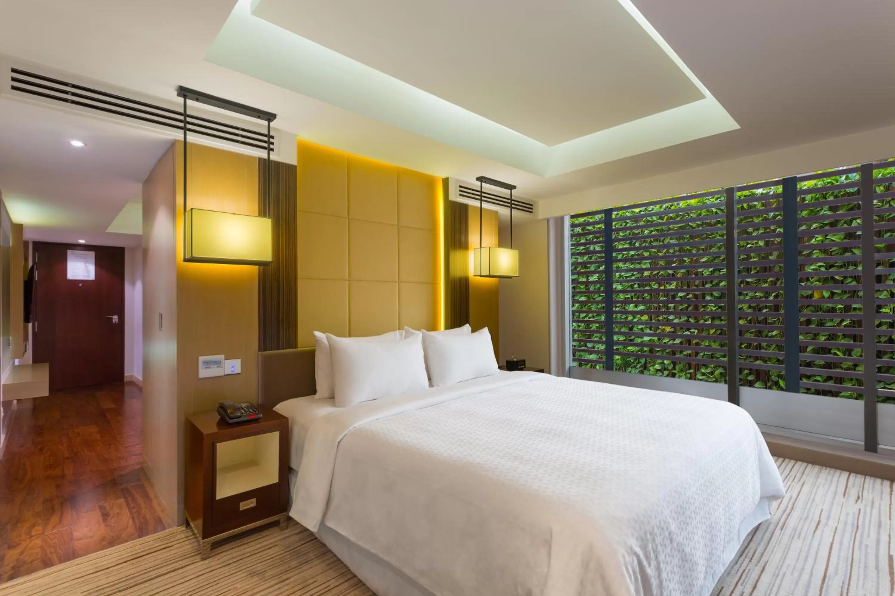 Bedroom, Bed in Crowne Plaza Dhaka Gulshan by IHG