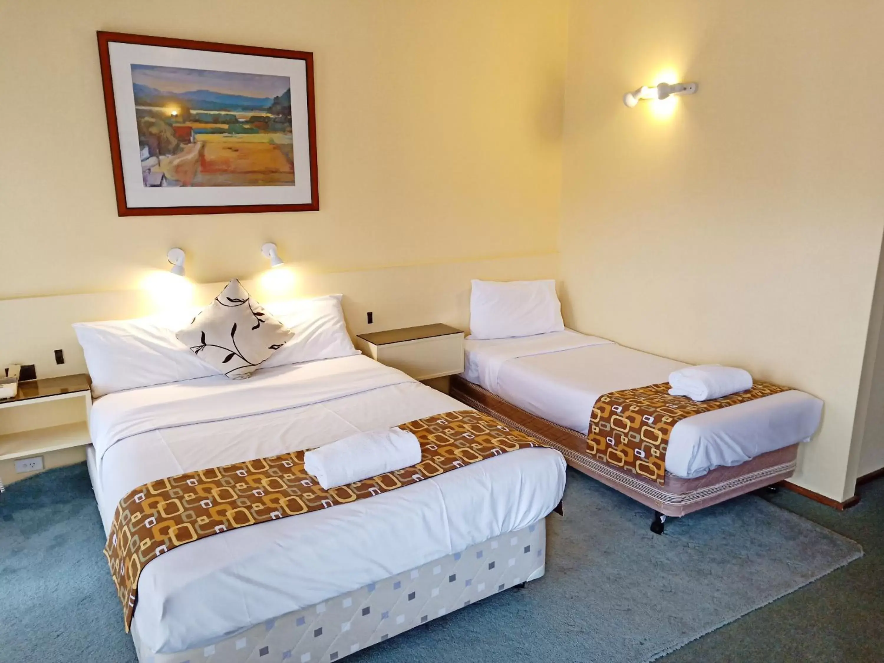 Family Room in Glen Inn Family Room in Glen Inn