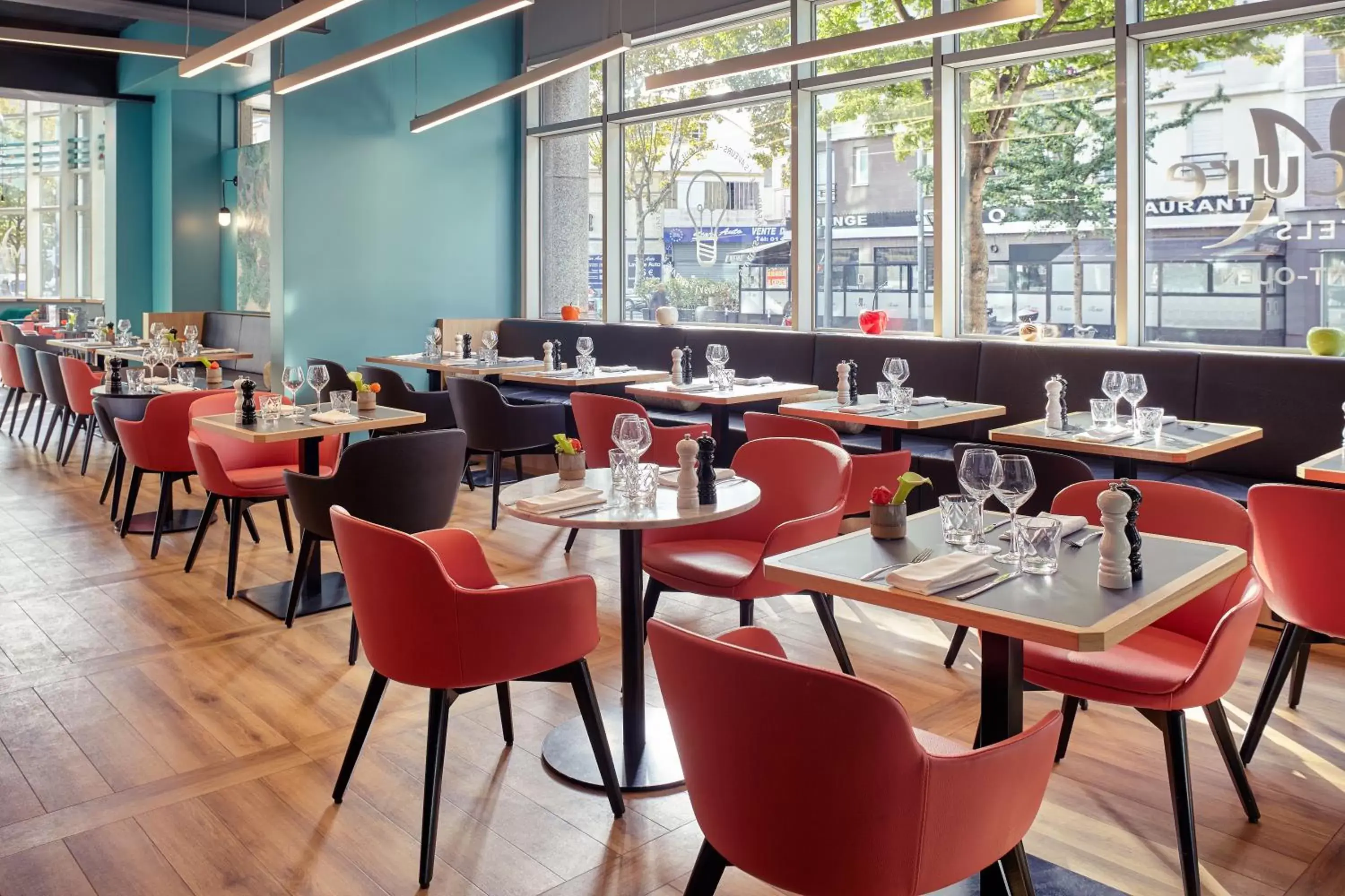 Dining area, Restaurant/Places to Eat in Mercure Paris Saint-Ouen