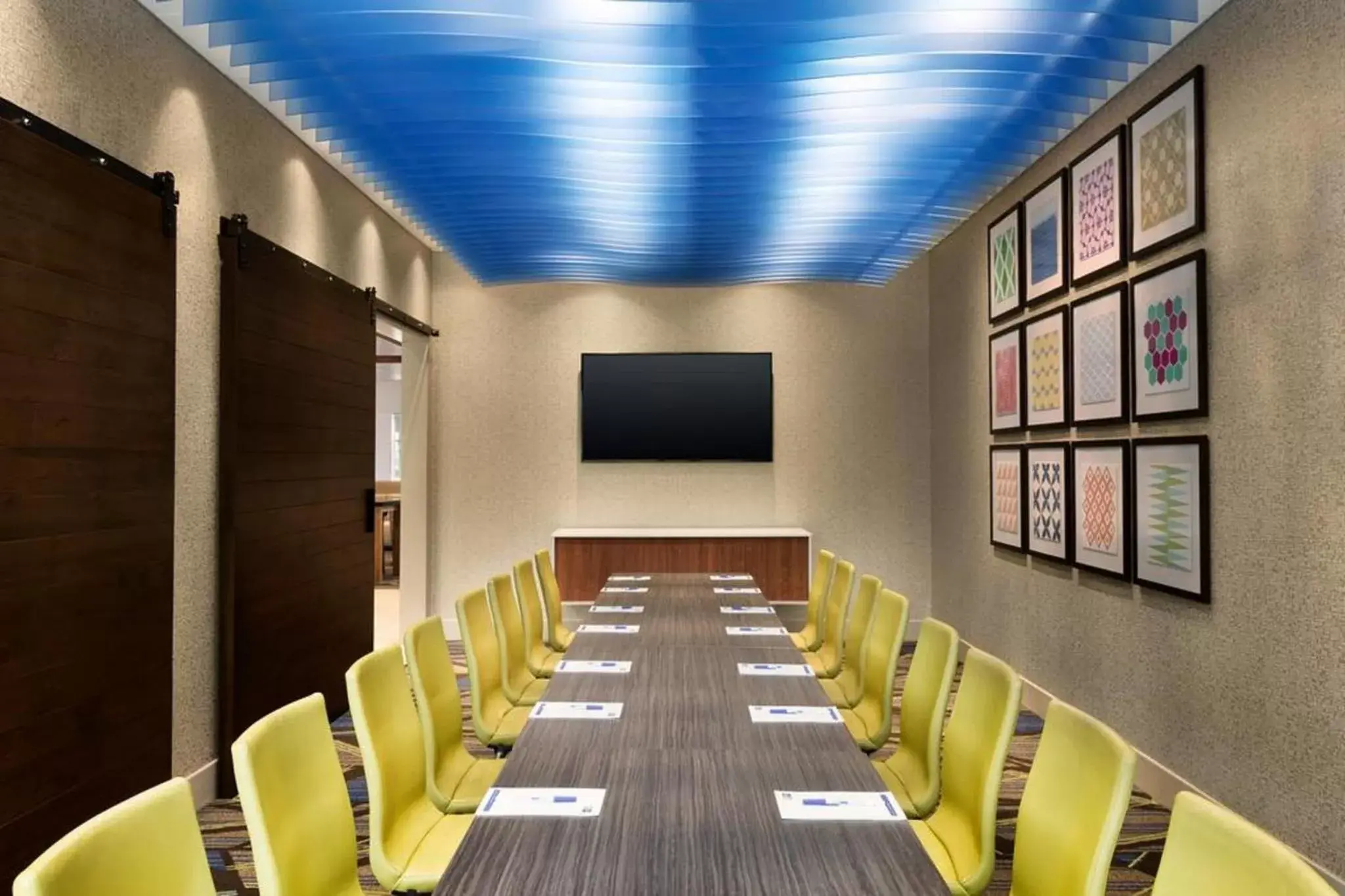 Meeting/conference room in Holiday Inn Express Hotel & Suites Kennesaw Northwest - Acworth, an IHG Hotel