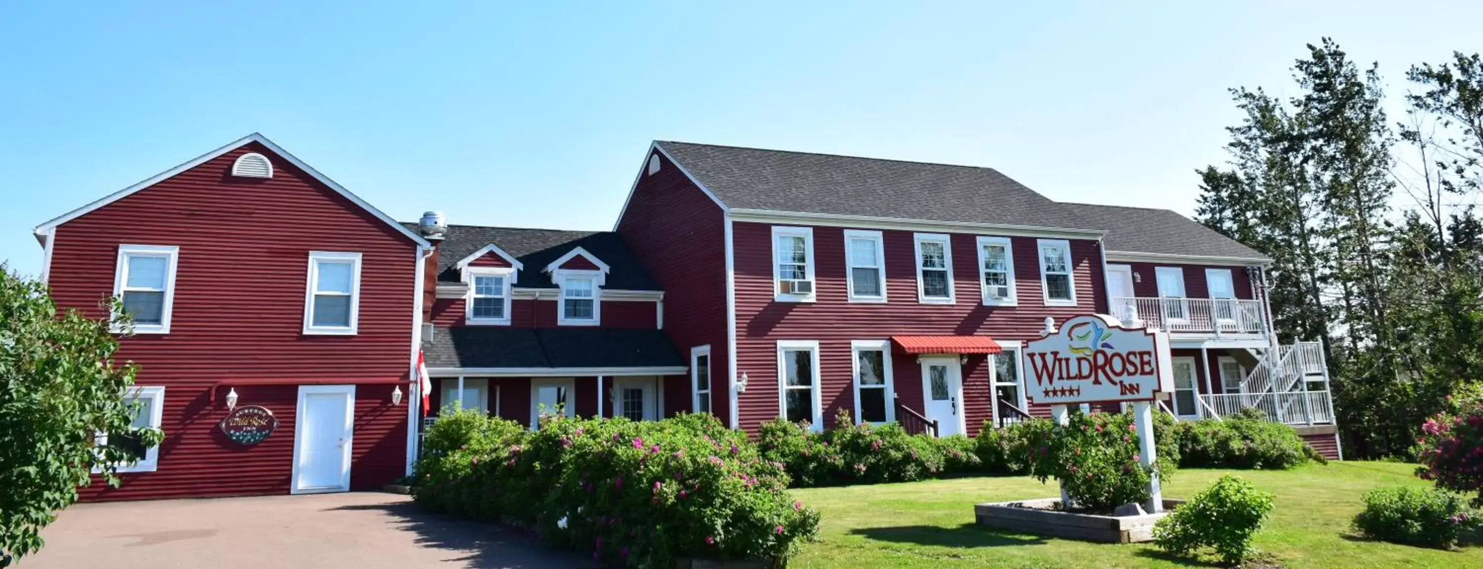 Bird's eye view, Property Building in Auberge Wild Rose Inn