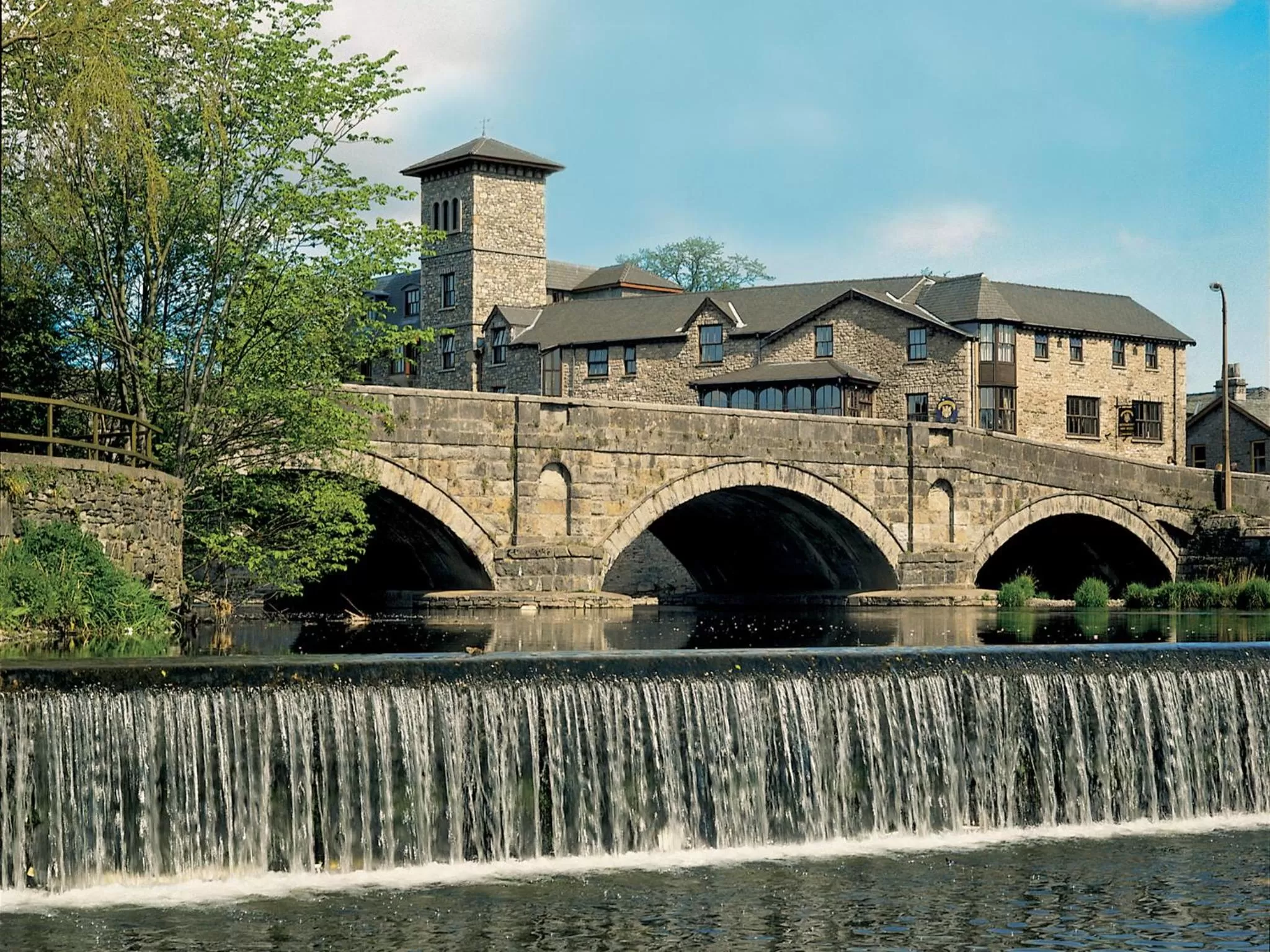 Facade/entrance in The Riverside