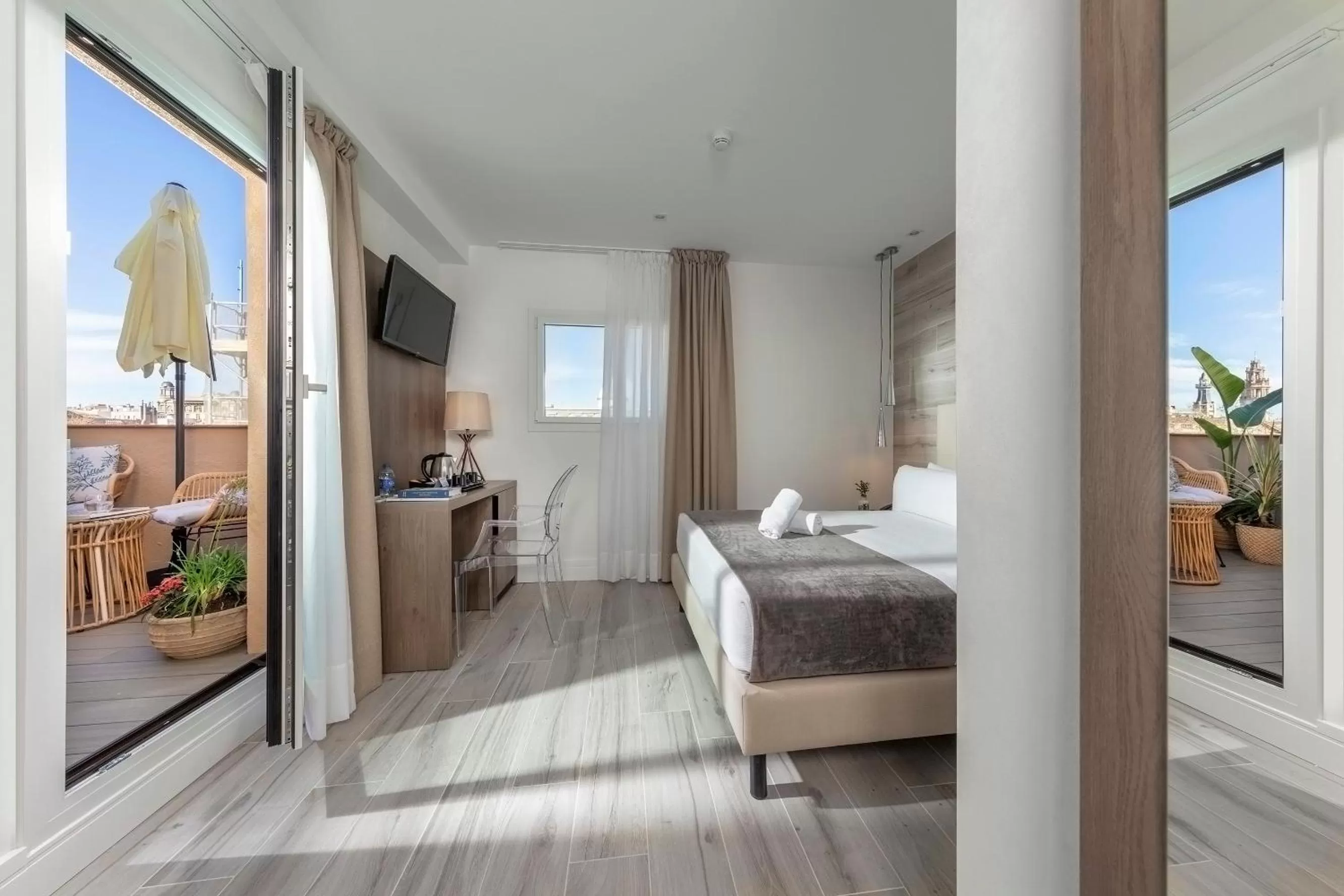 Photo of the whole room, Bed in Hotel Oasis