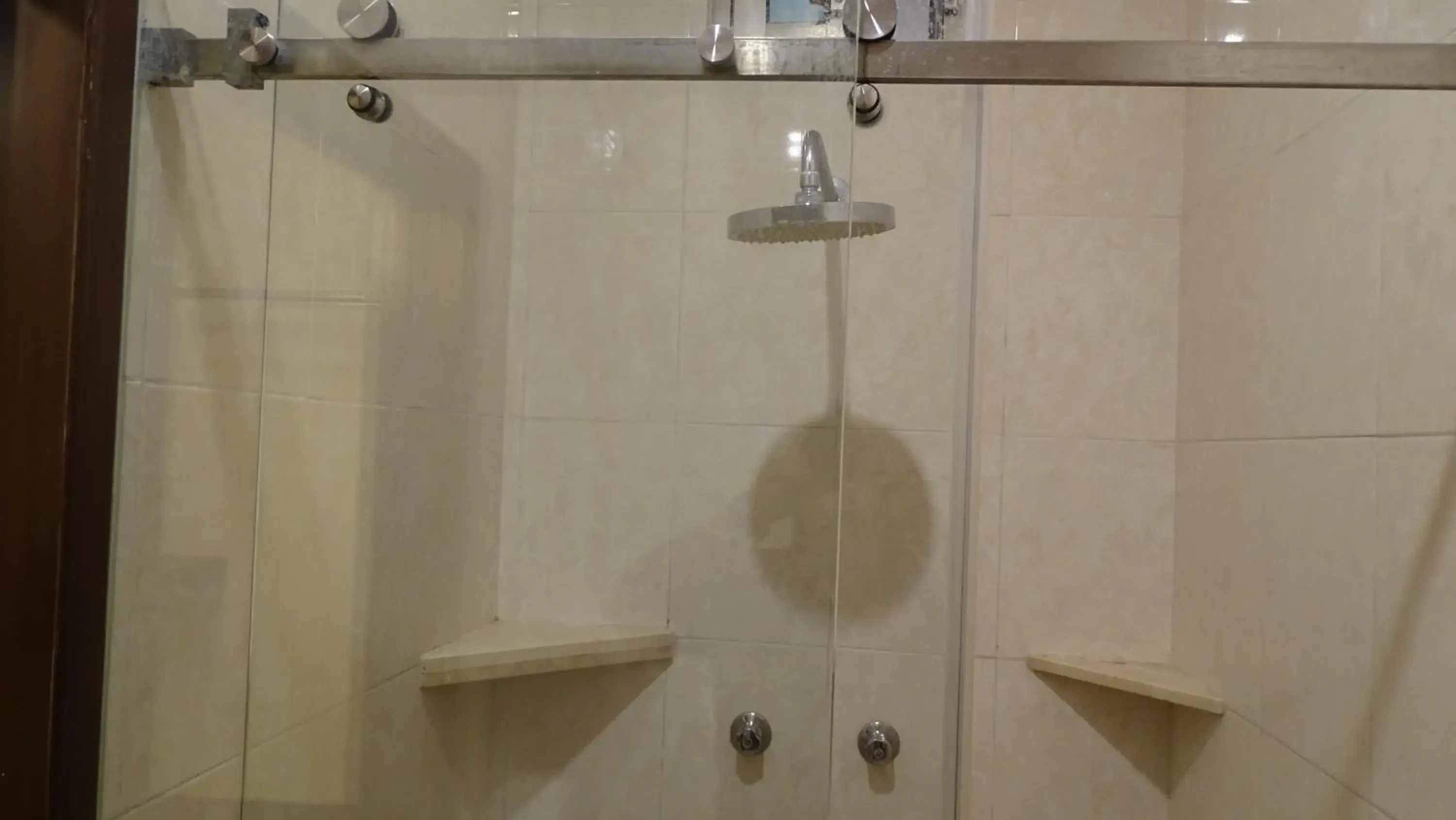 Bathroom in Hotel Kinich