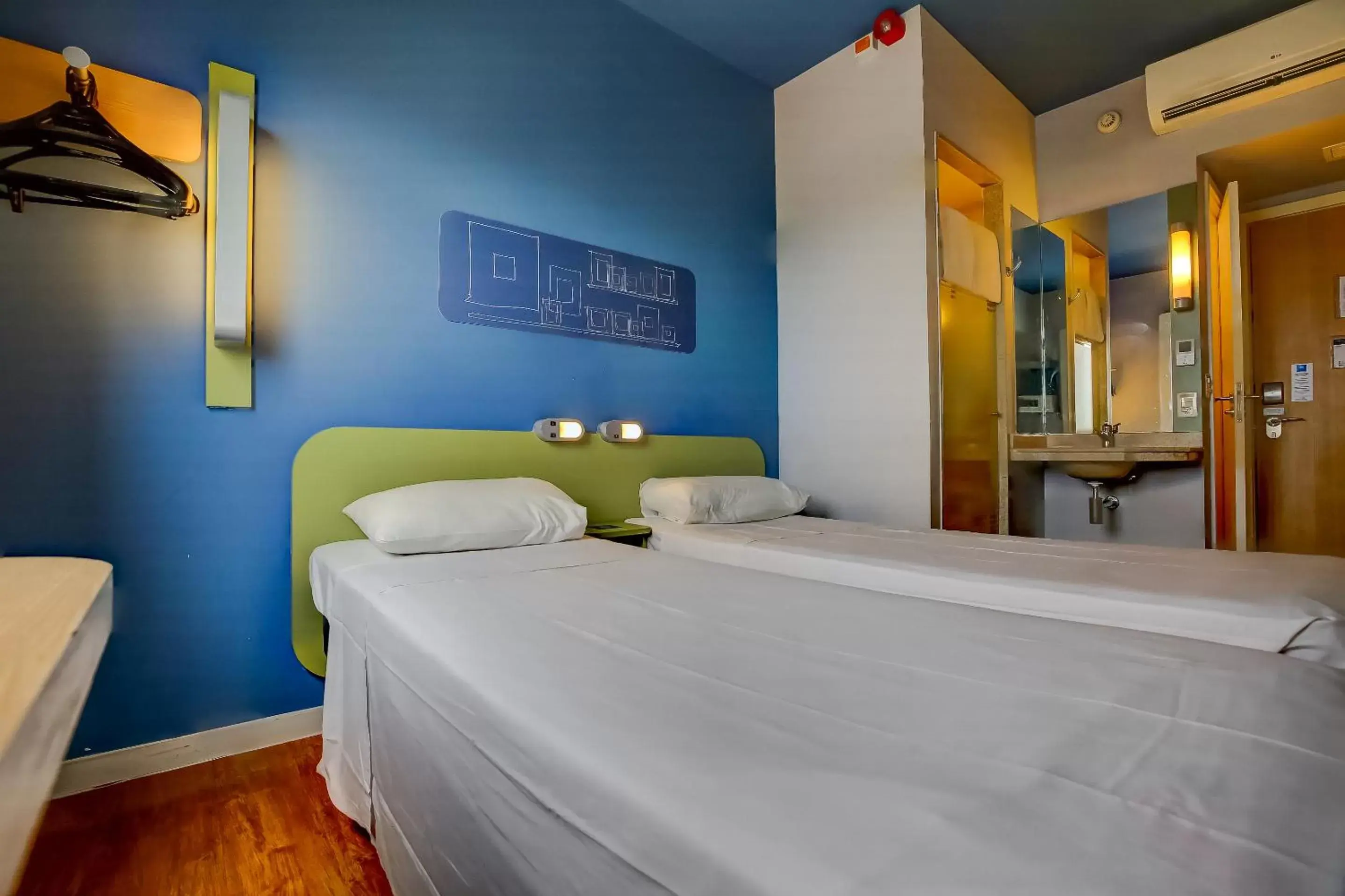 Bed in ibis budget Rio de Janeiro Nova America