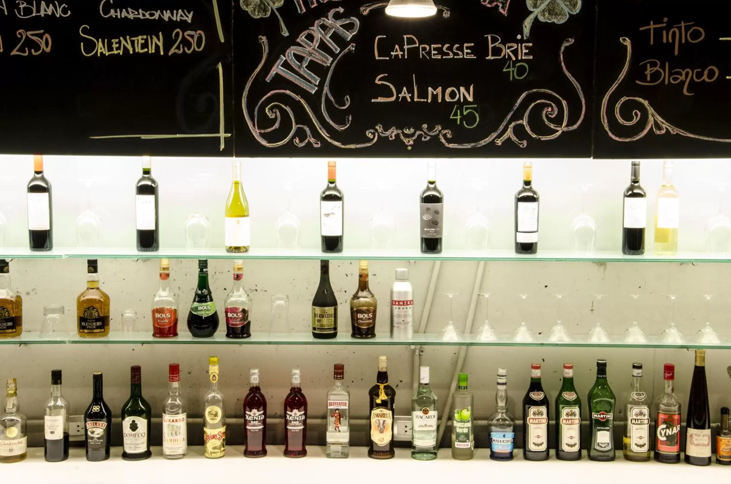 Lounge or bar in Design cE - Hotel Boutique de Diseño Lounge or bar in Design cE - Hotel Boutique de Diseño