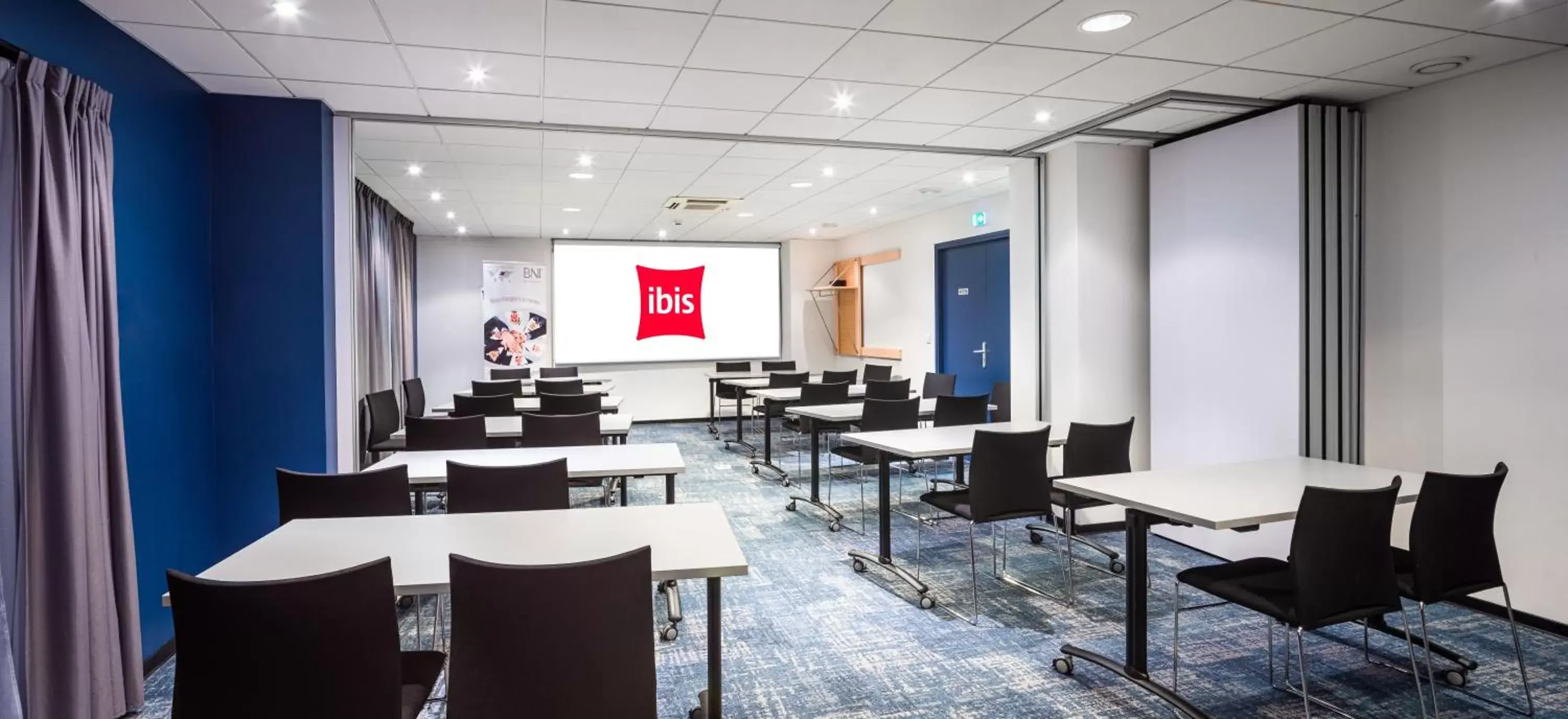 Meeting/conference room, Restaurant/Places to Eat in ibis Quimperle