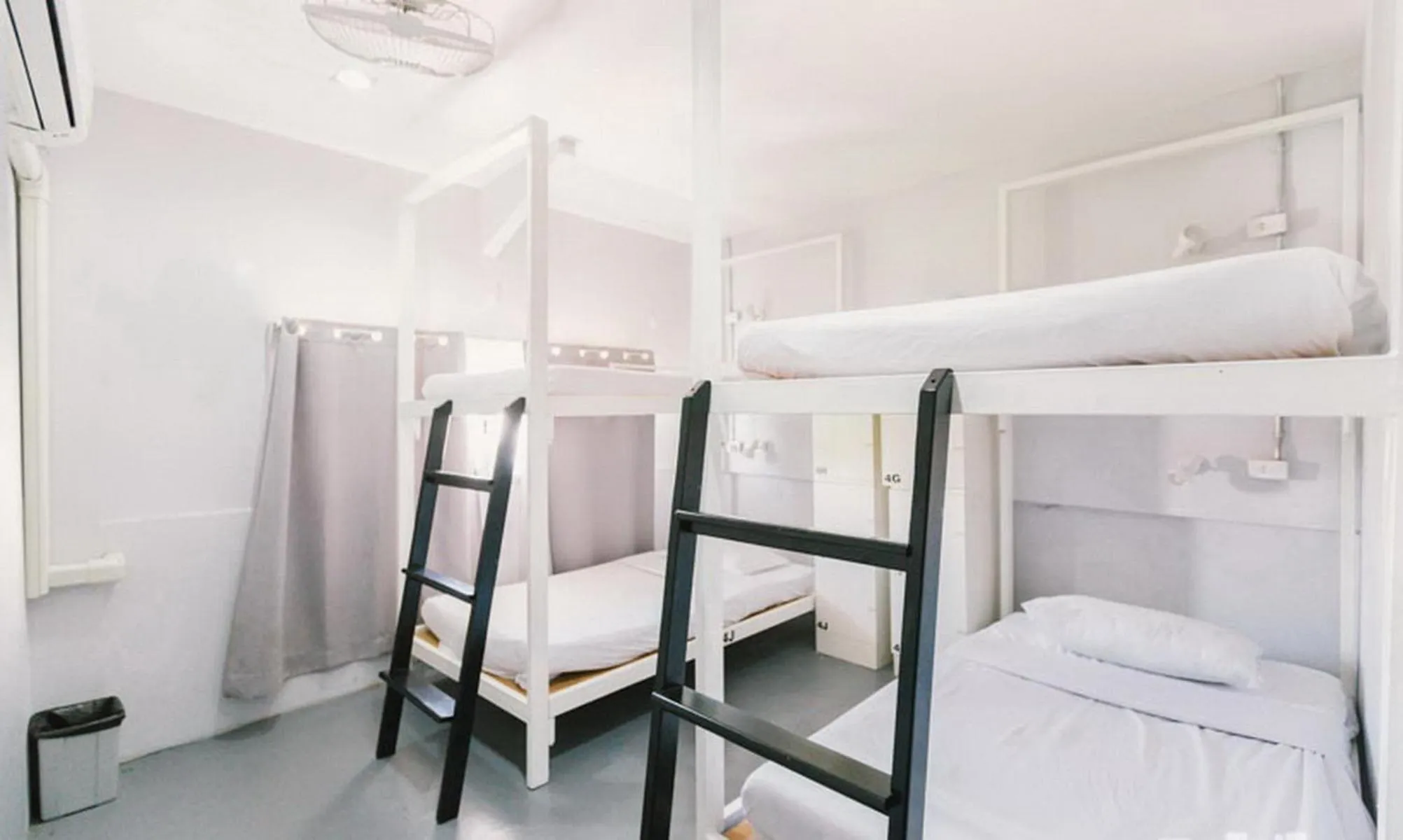 Photo of the whole room, Bed in Bangkok Nomad Hostel