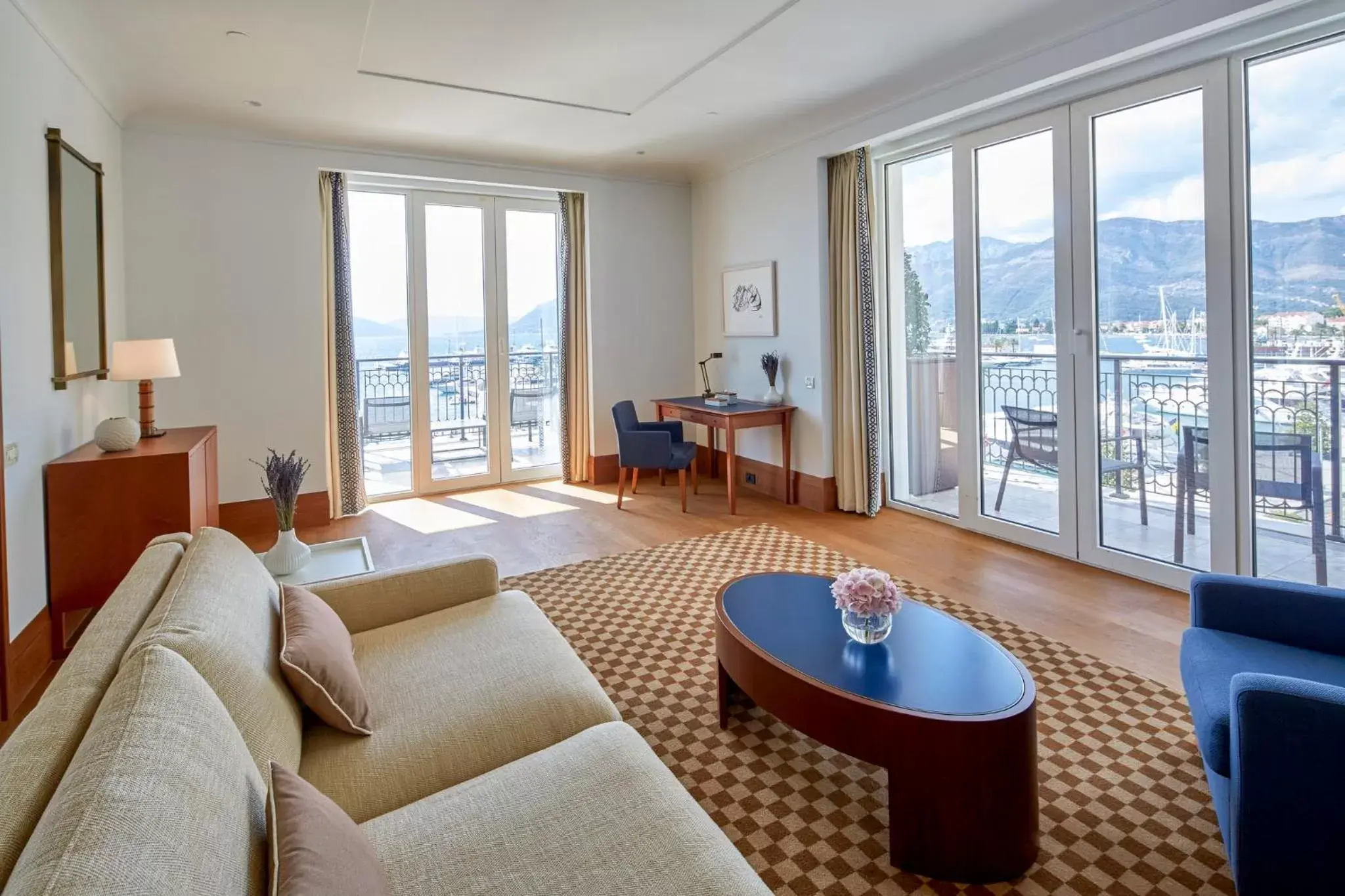 Living room, Seating Area in Regent Porto Montenegro