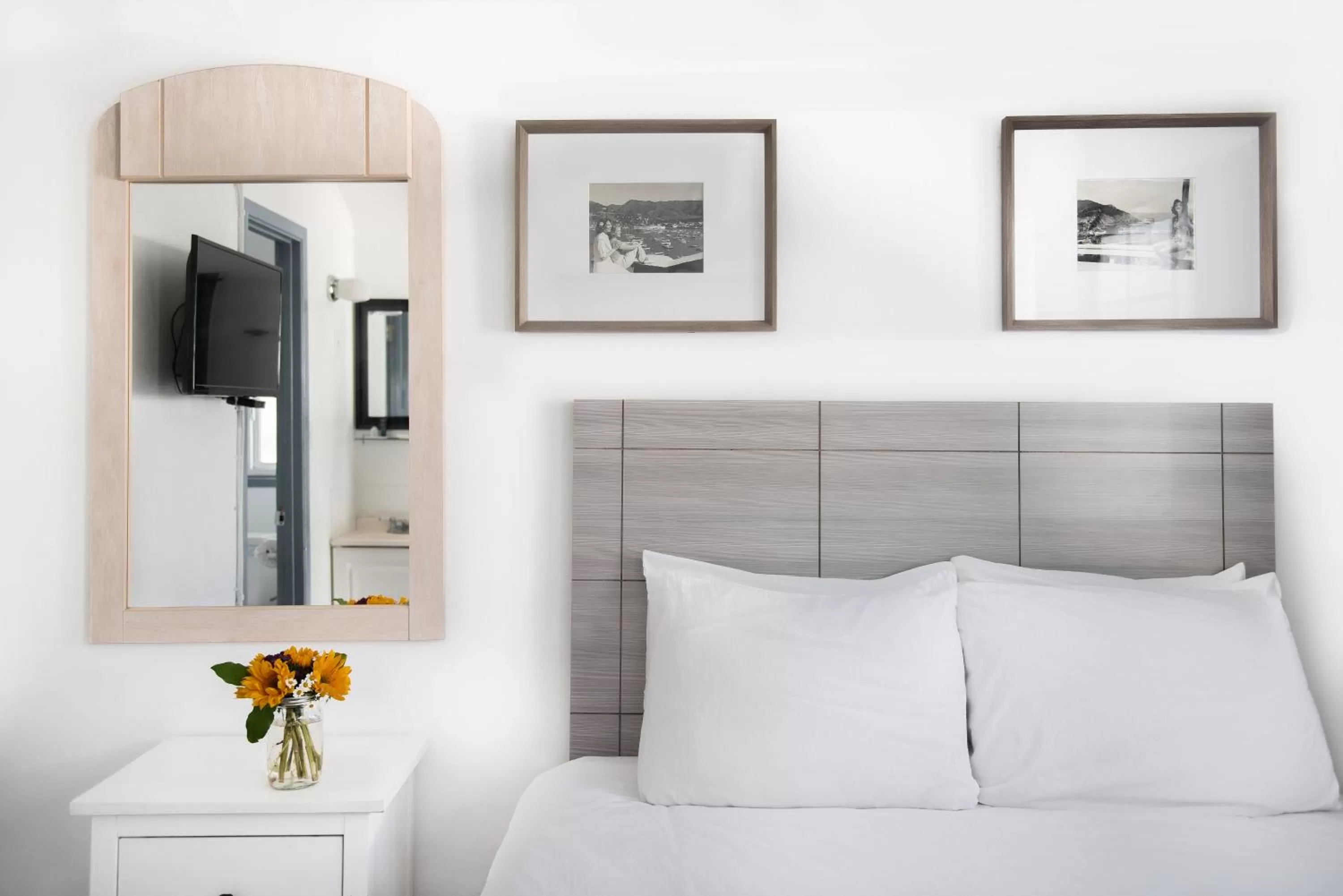 Bed in Hermosa Hotel