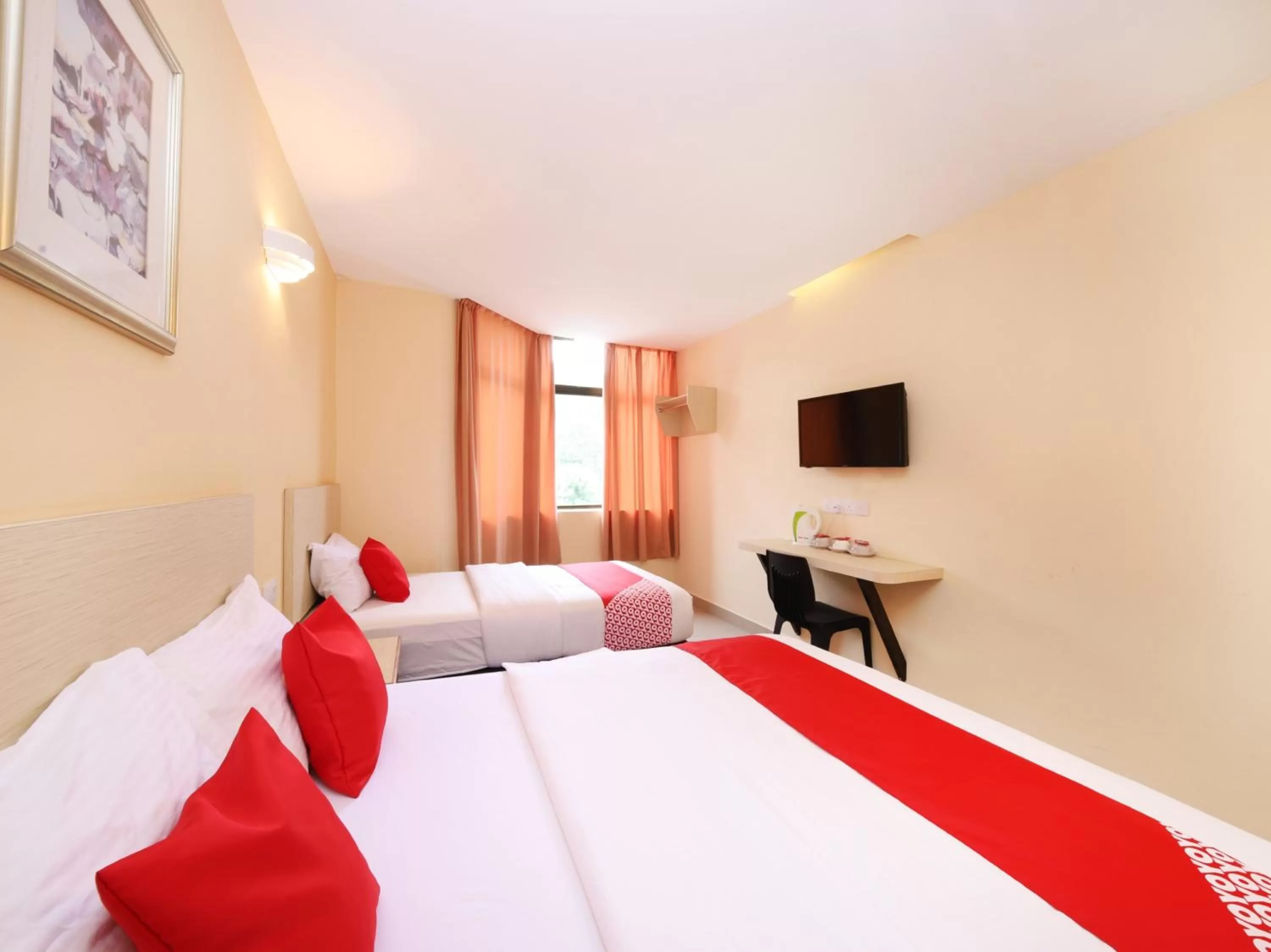 Bedroom in Super OYO 635 Seven Days Hotel