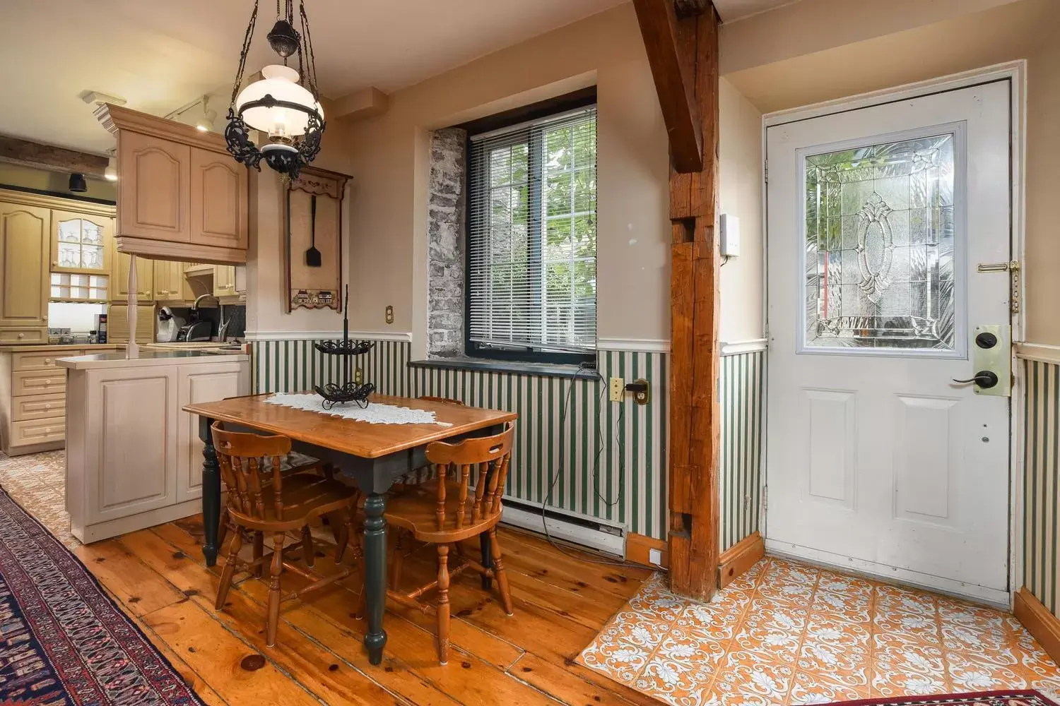 Kitchen/Kitchenette in The Noble Waterfront Apartment Suites