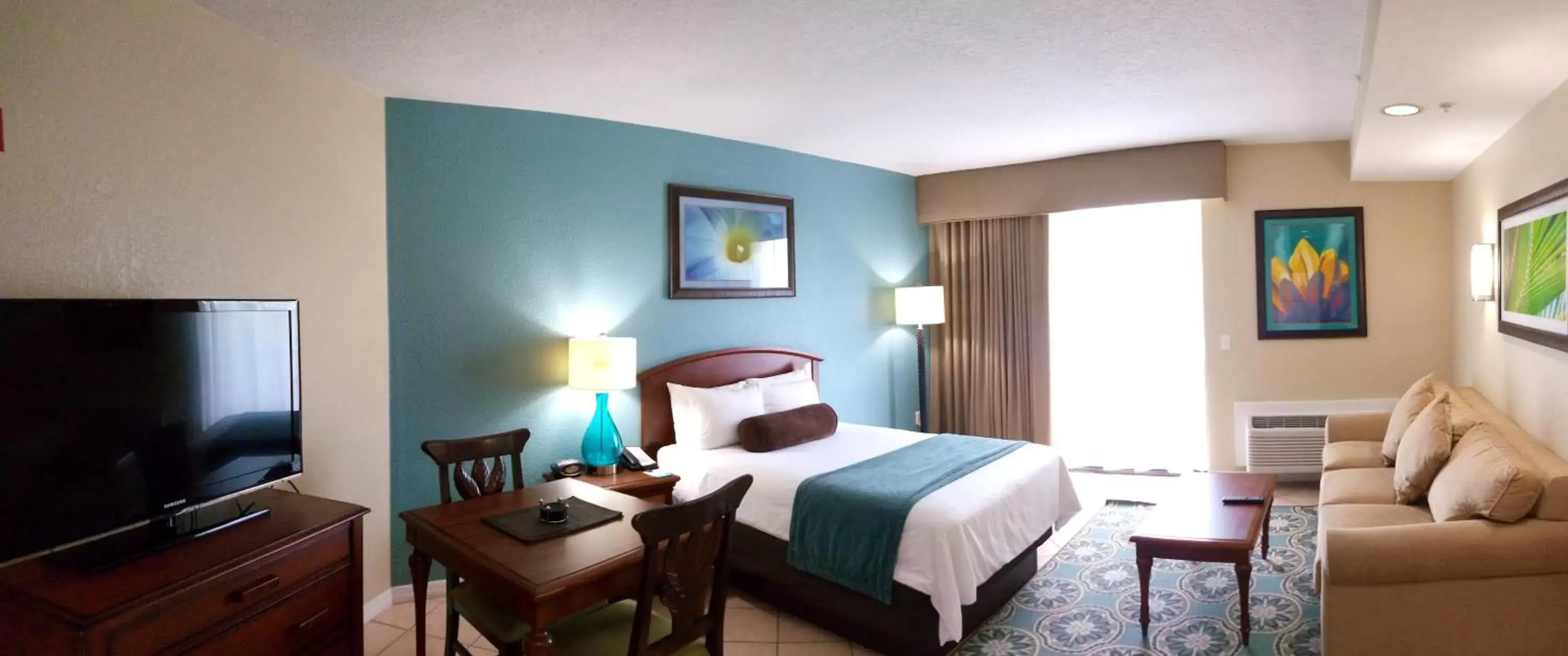 Photo of the whole room, Bed in Club Wyndham Palm-Aire